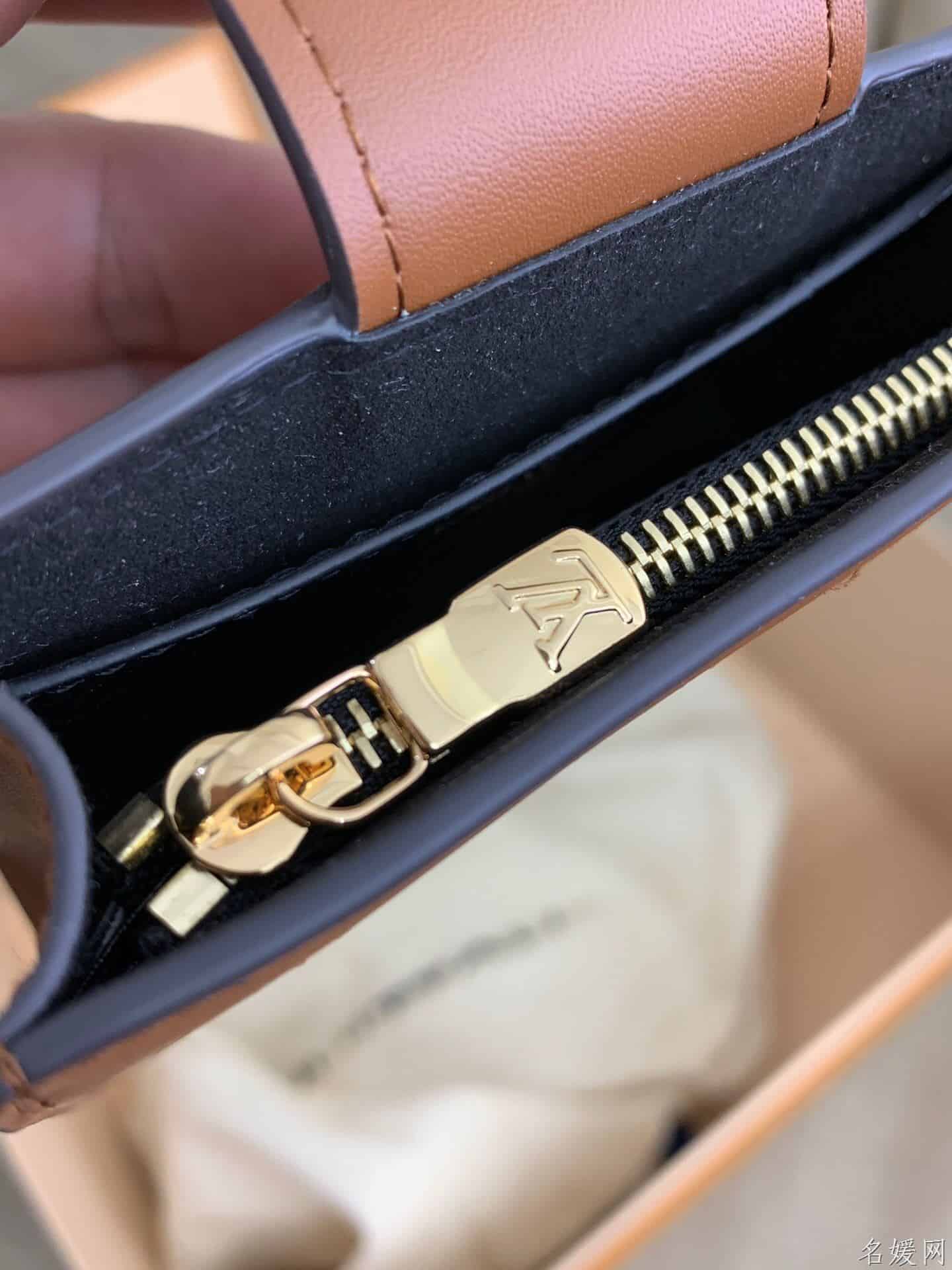 LV Dauphine达芙妮钱夹卡片套 M68751