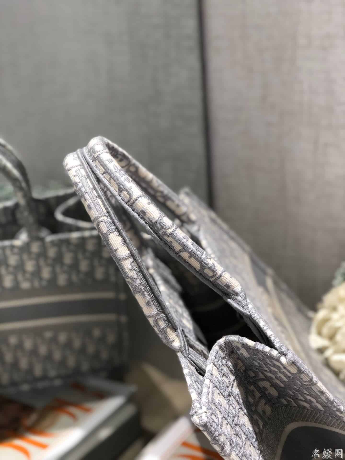 Dior/迪奥 小号灰色OBLIQUE 印花 BOOK TOTE托特包