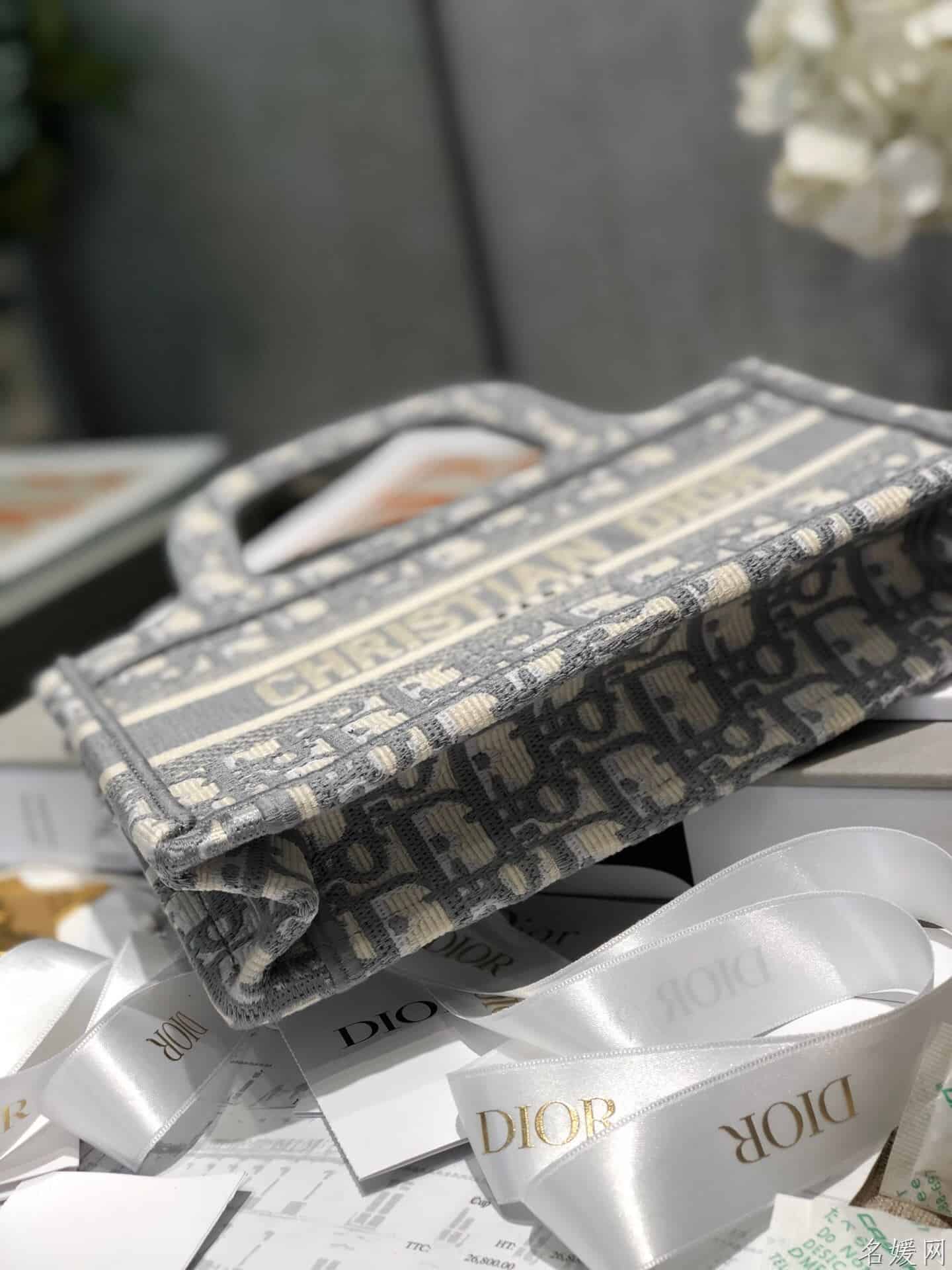 Dior灰色帆布OBLIQUE图案刺绣BOOK TOTE迷你托特包