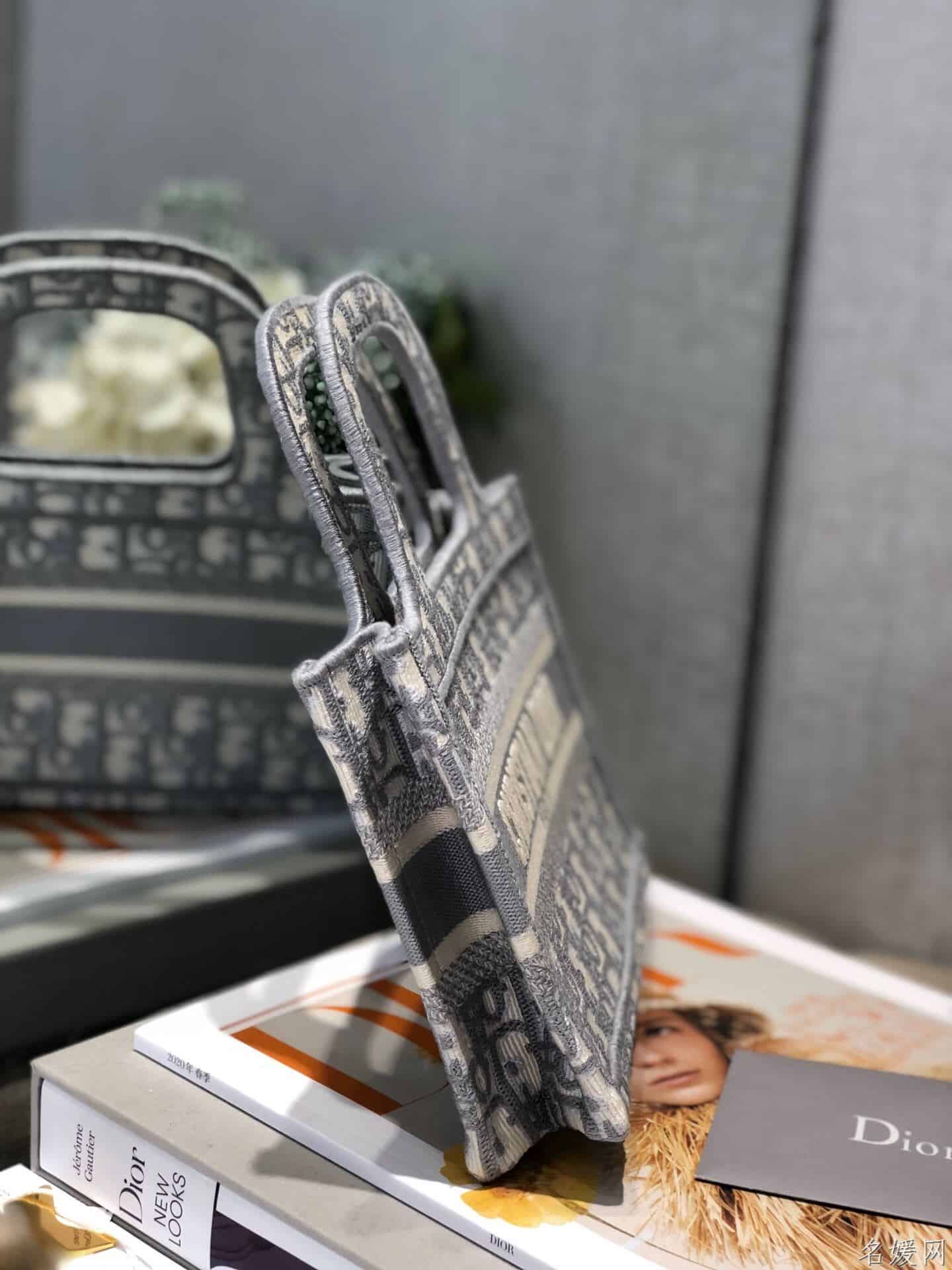Dior灰色帆布OBLIQUE图案刺绣BOOK TOTE迷你托特包
