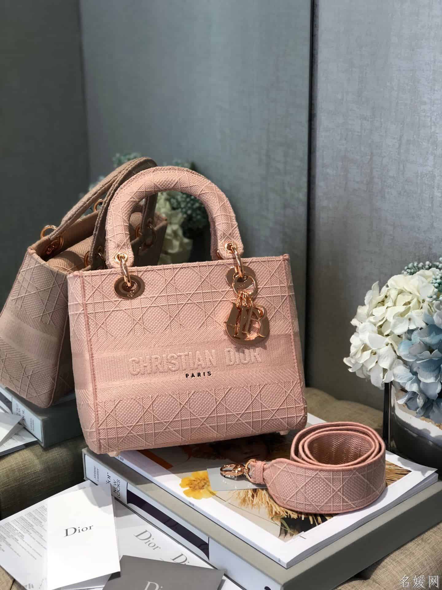 Dior/迪奥 中号玫瑰粉色刺绣藤格纹Lady D-Lite戴妃包 M957