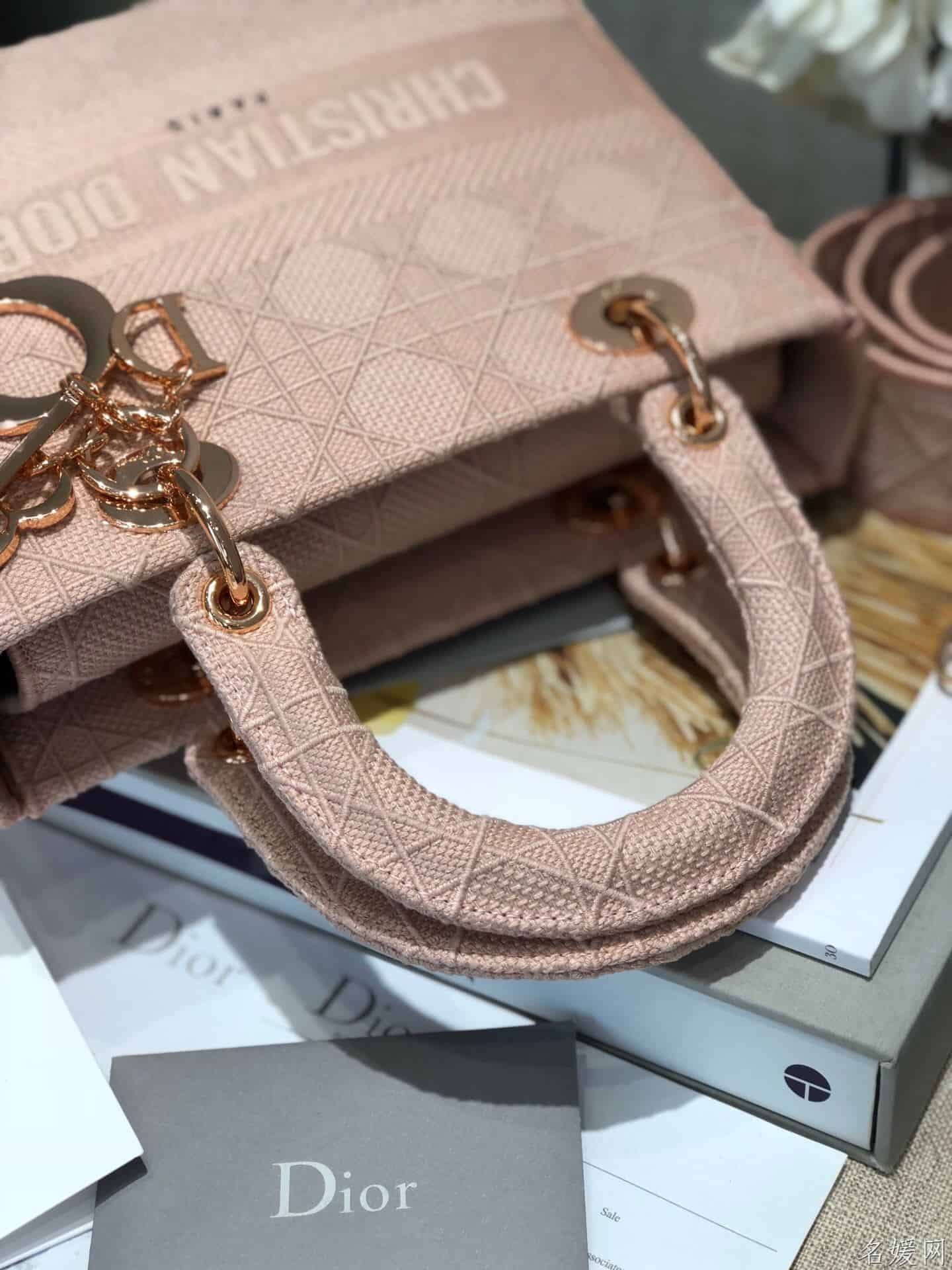 Dior/迪奥 中号玫瑰粉色刺绣藤格纹Lady D-Lite戴妃包 M957