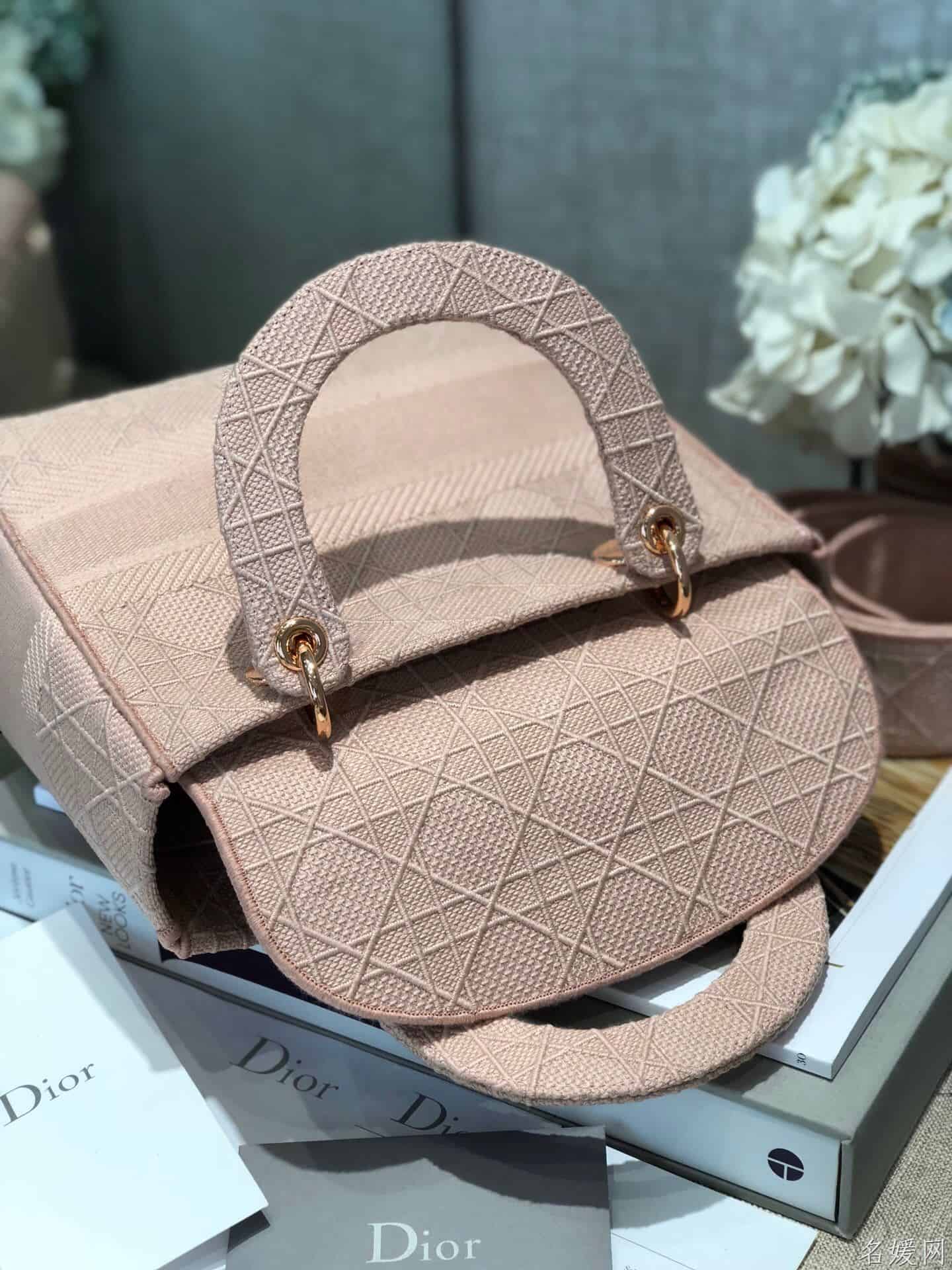 Dior/迪奥 中号玫瑰粉色刺绣藤格纹Lady D-Lite戴妃包 M957