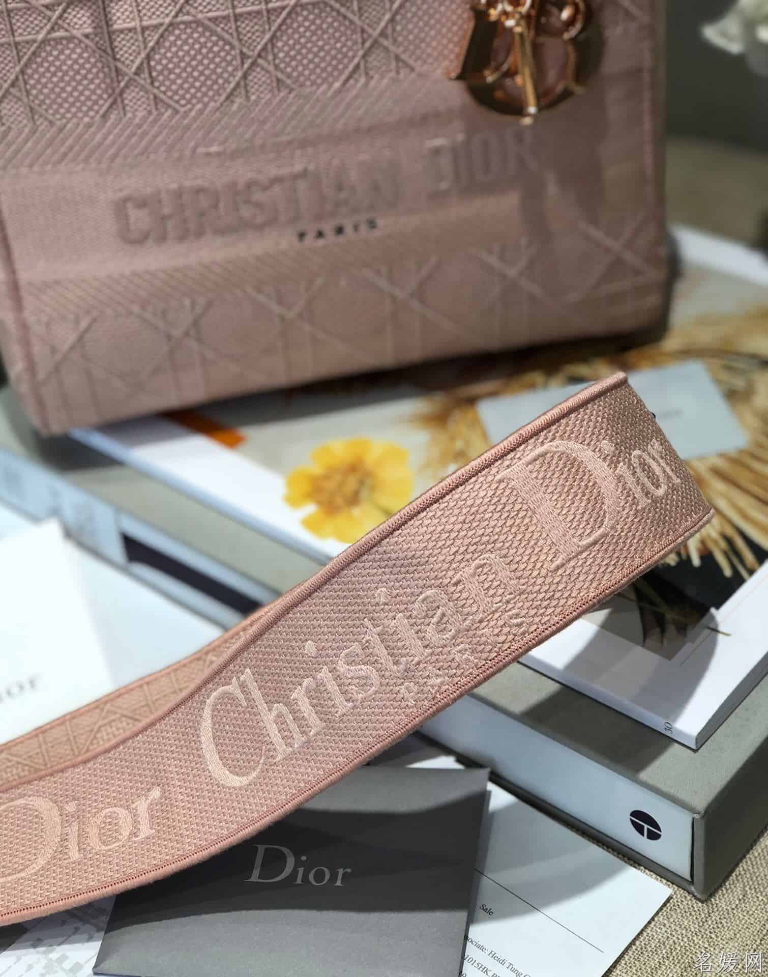 Dior/迪奥 中号玫瑰粉色刺绣藤格纹Lady D-Lite戴妃包 M957