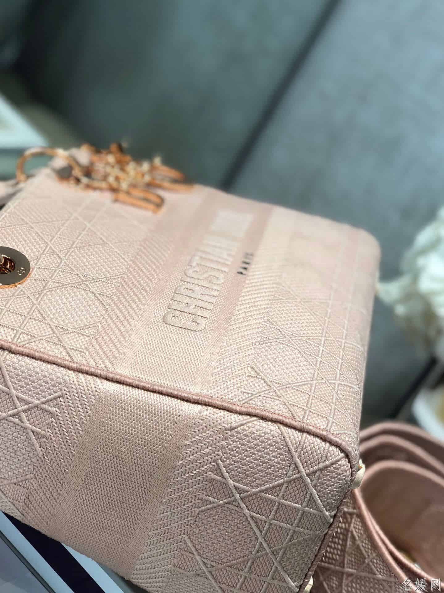 Dior/迪奥 中号玫瑰粉色刺绣藤格纹Lady D-Lite戴妃包 M957