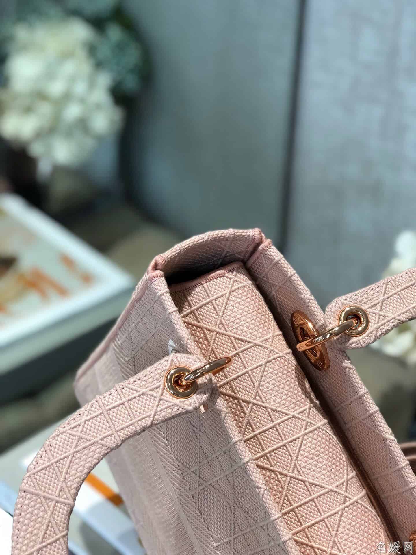 Dior/迪奥 中号玫瑰粉色刺绣藤格纹Lady D-Lite戴妃包 M957