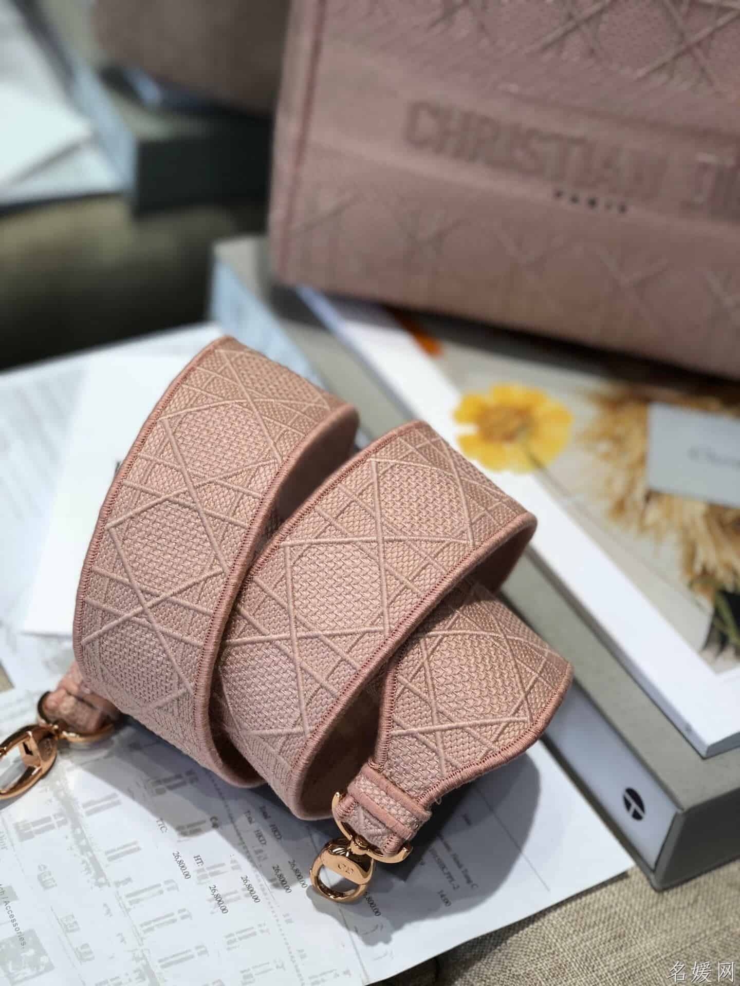 Dior/迪奥 中号玫瑰粉色刺绣藤格纹Lady D-Lite戴妃包 M957