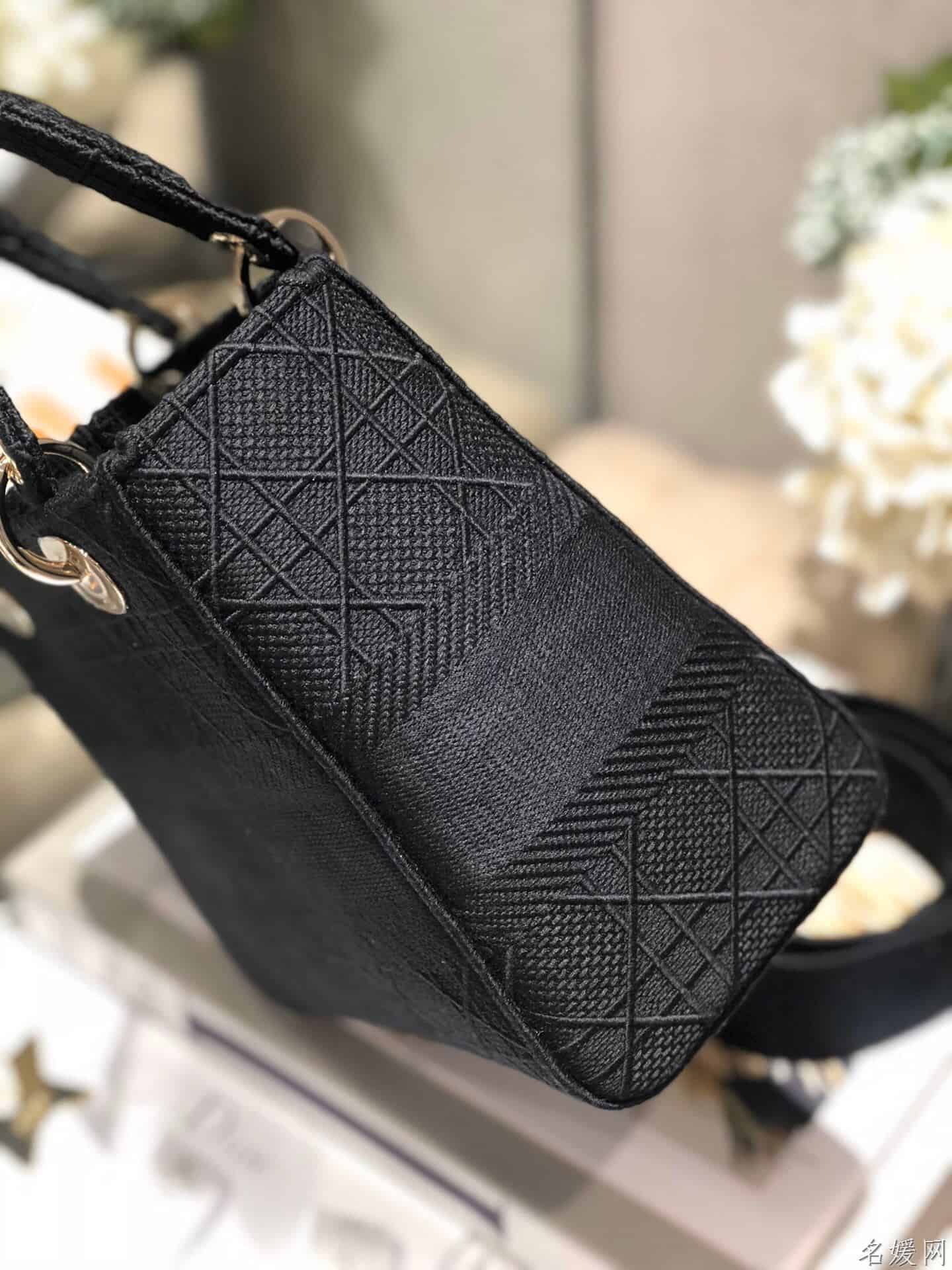 Dior/迪奥 中号黑色刺绣藤格纹Lady D-Lite戴妃包 M989