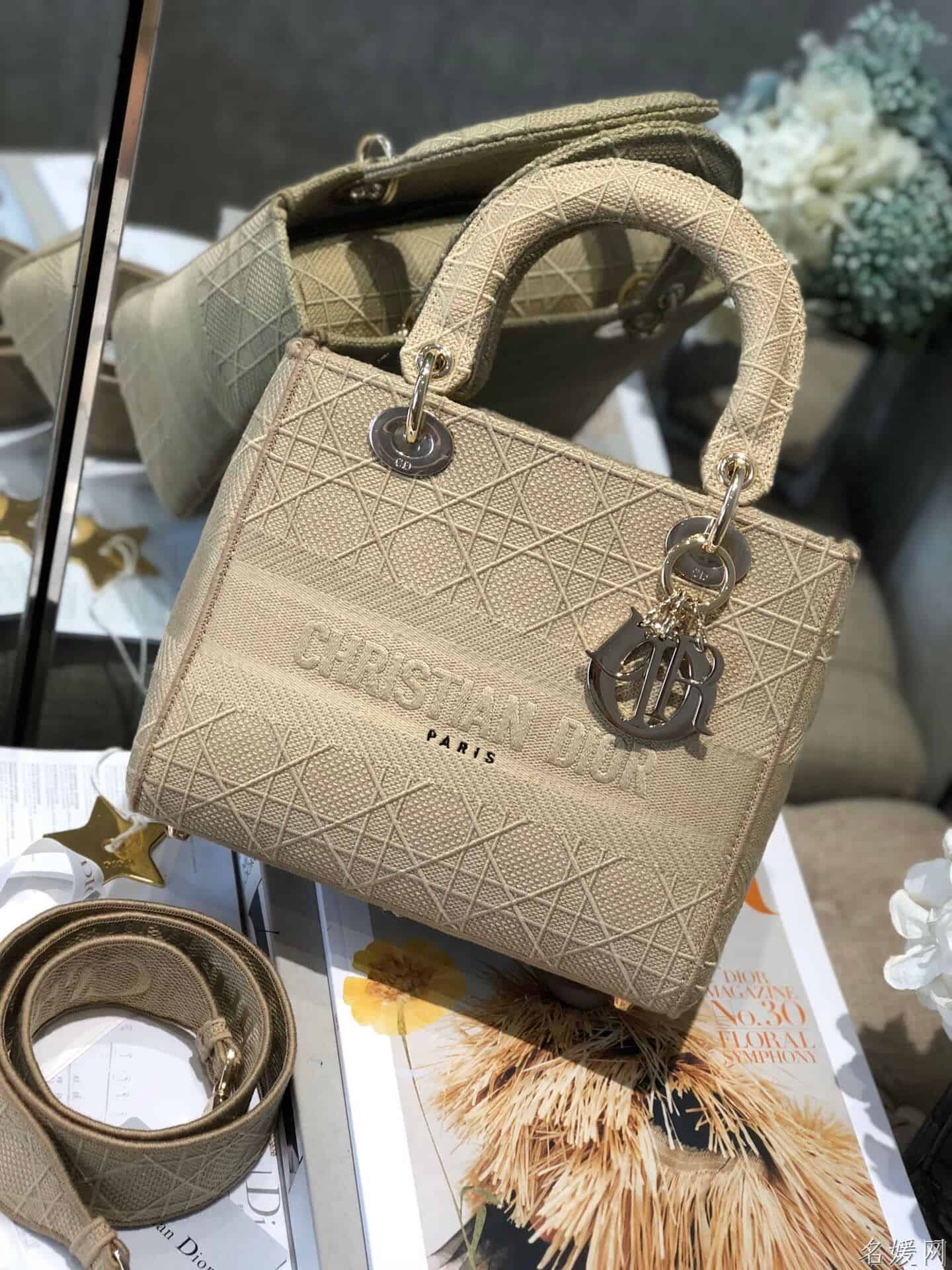 Dior/迪奥 中号米色刺绣藤格纹Lady D-Lite戴妃包 M919