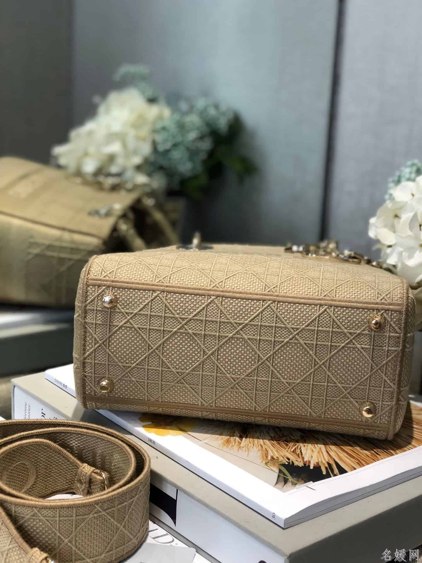 Dior/迪奥 中号米色刺绣藤格纹Lady D-Lite戴妃包 M919
