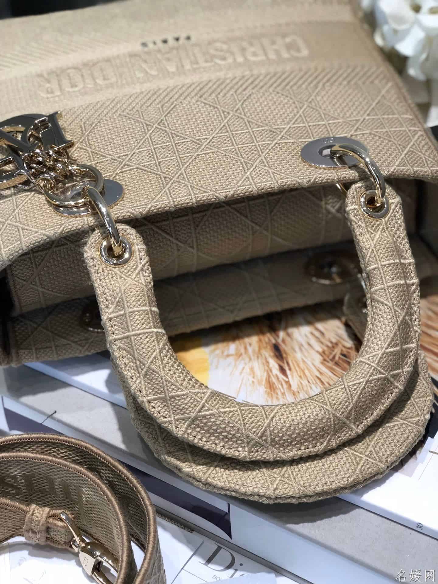 Dior/迪奥 中号米色刺绣藤格纹Lady D-Lite戴妃包 M919
