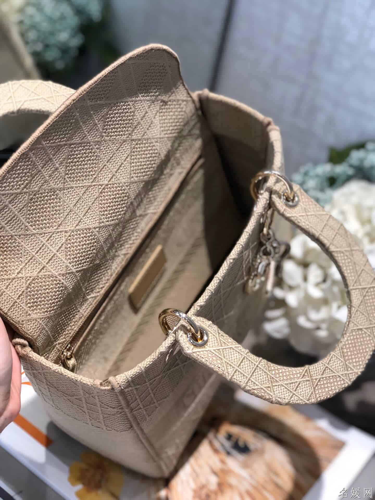 Dior/迪奥 中号米色刺绣藤格纹Lady D-Lite戴妃包 M919