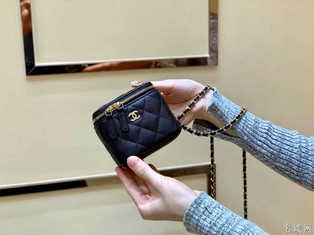 Chanel/香奈儿 迷你链子盒子化妆包 AP1340