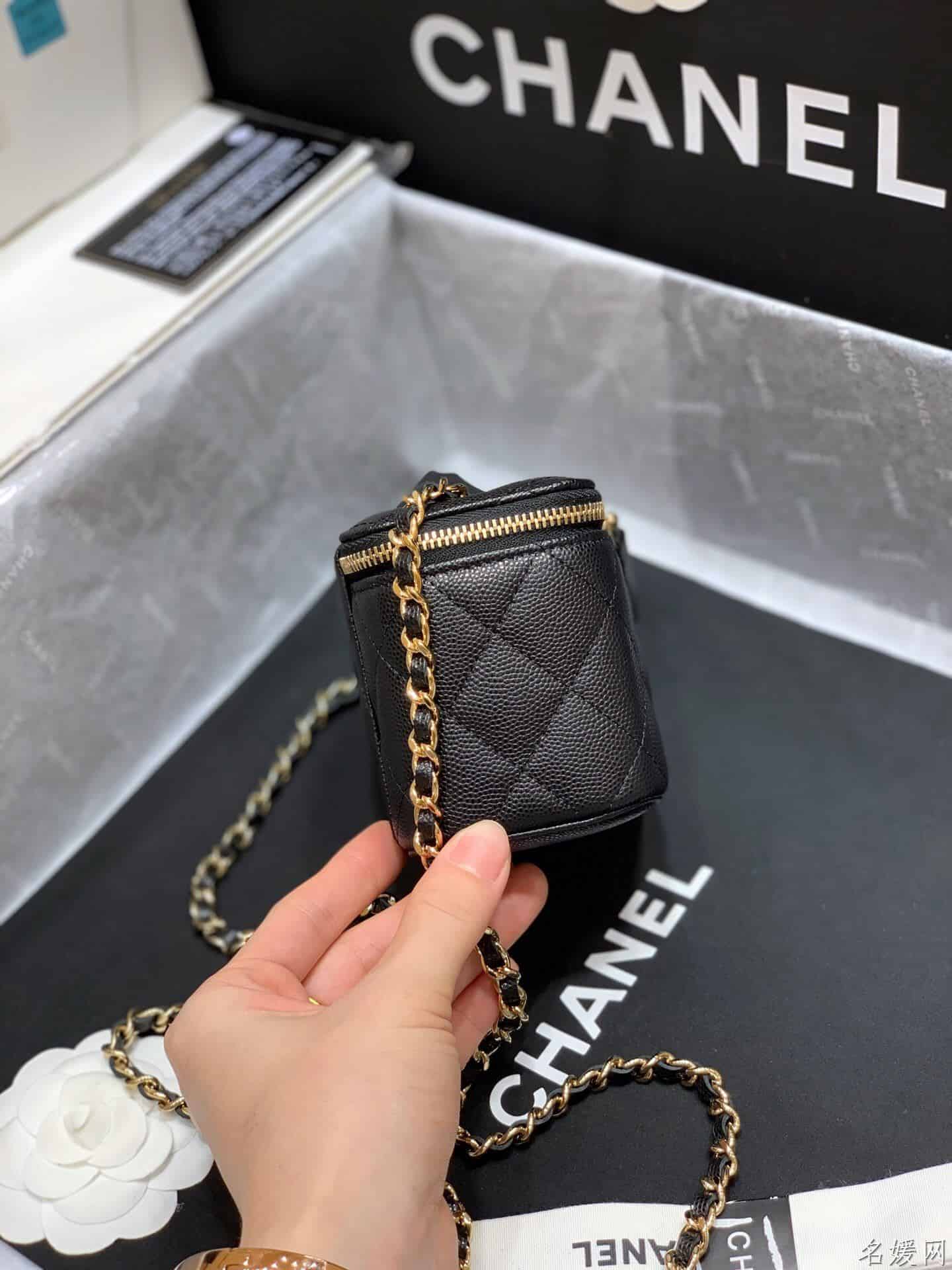 Chanel/香奈儿 迷你链子盒子化妆包 AP1340