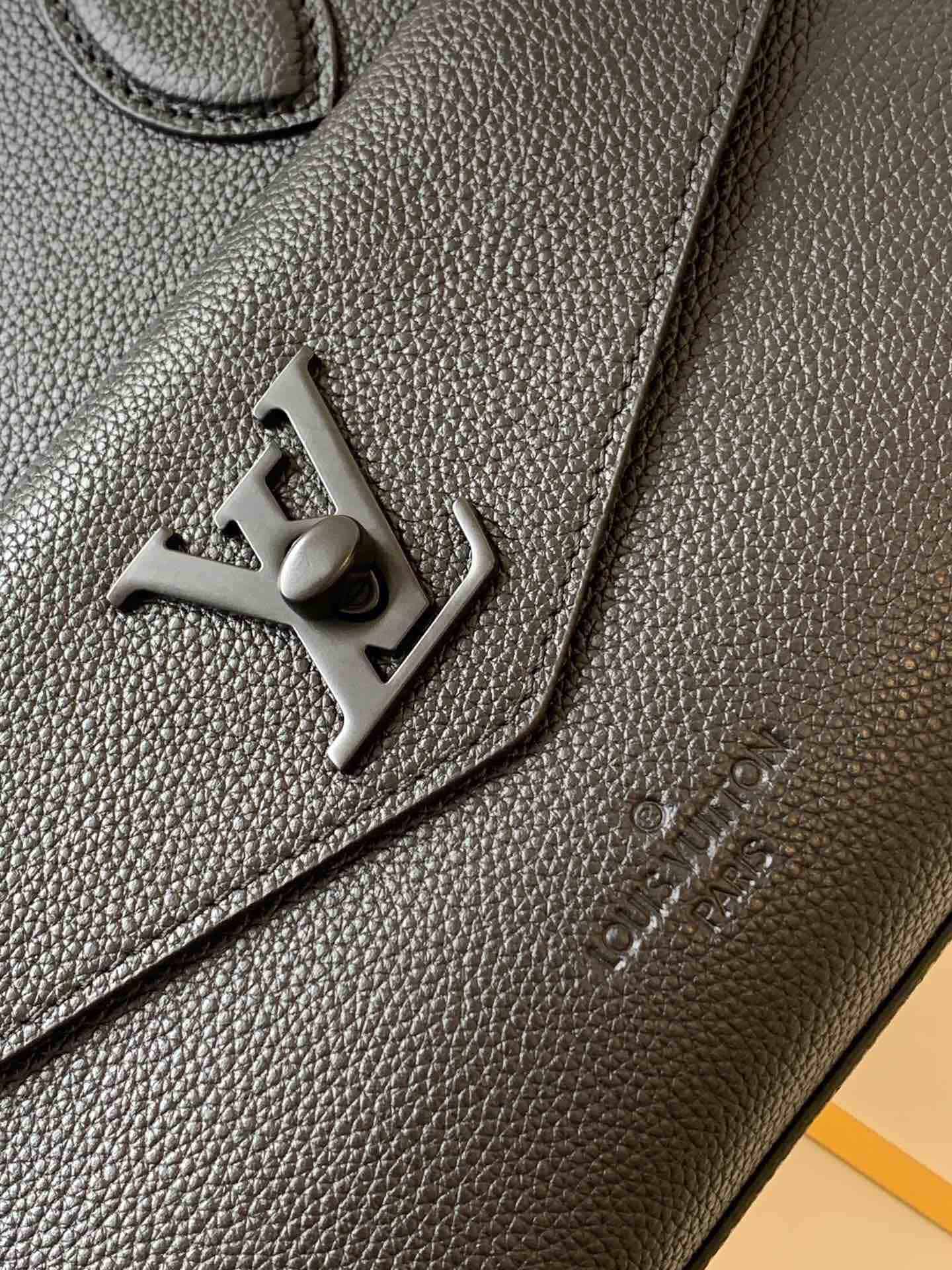 LV LOCKME TOTE 小号手袋 M55845 M55817 M55818