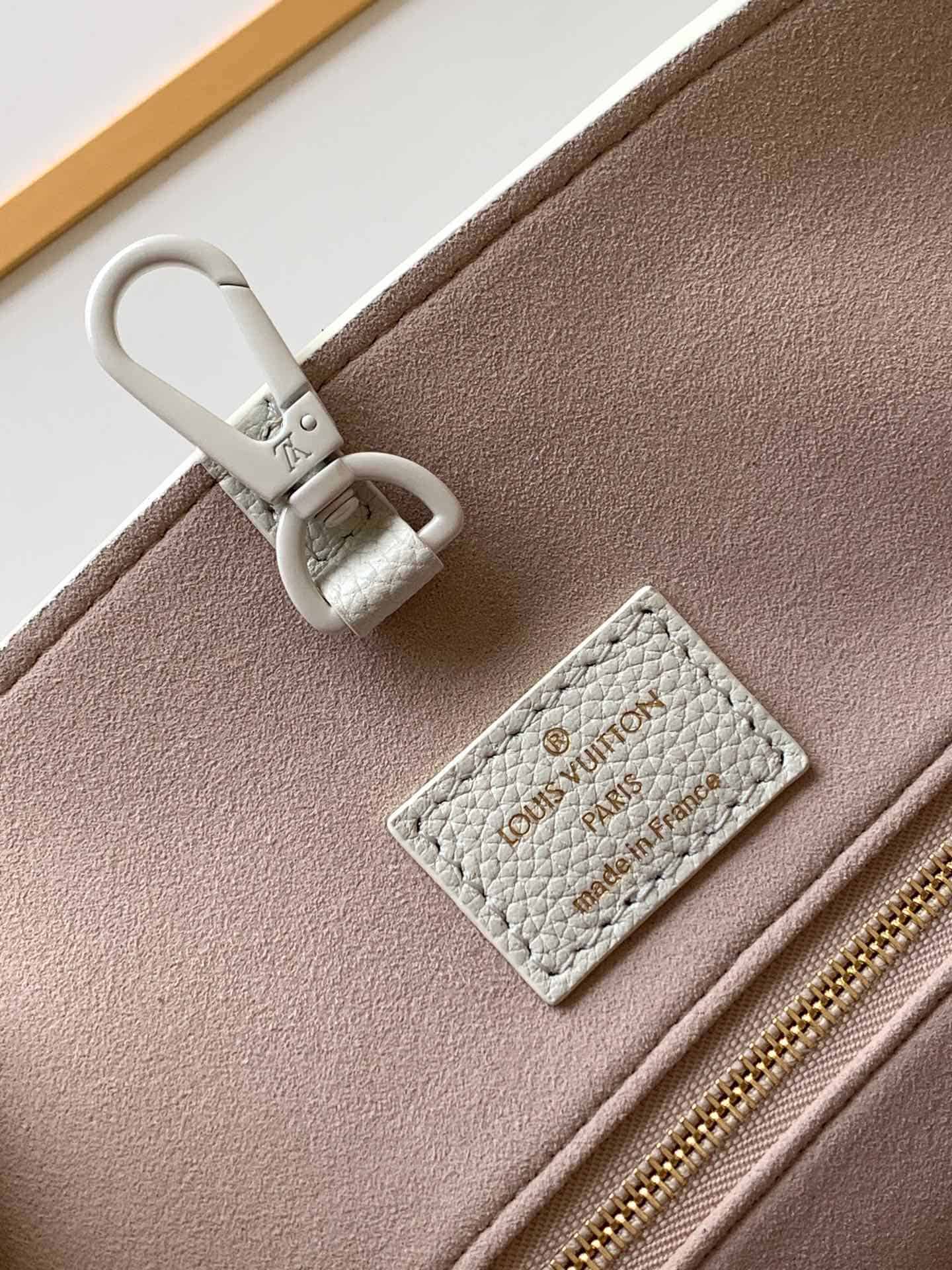 LV LOCKME TOTE 小号手袋 M55845 M55817 M55818