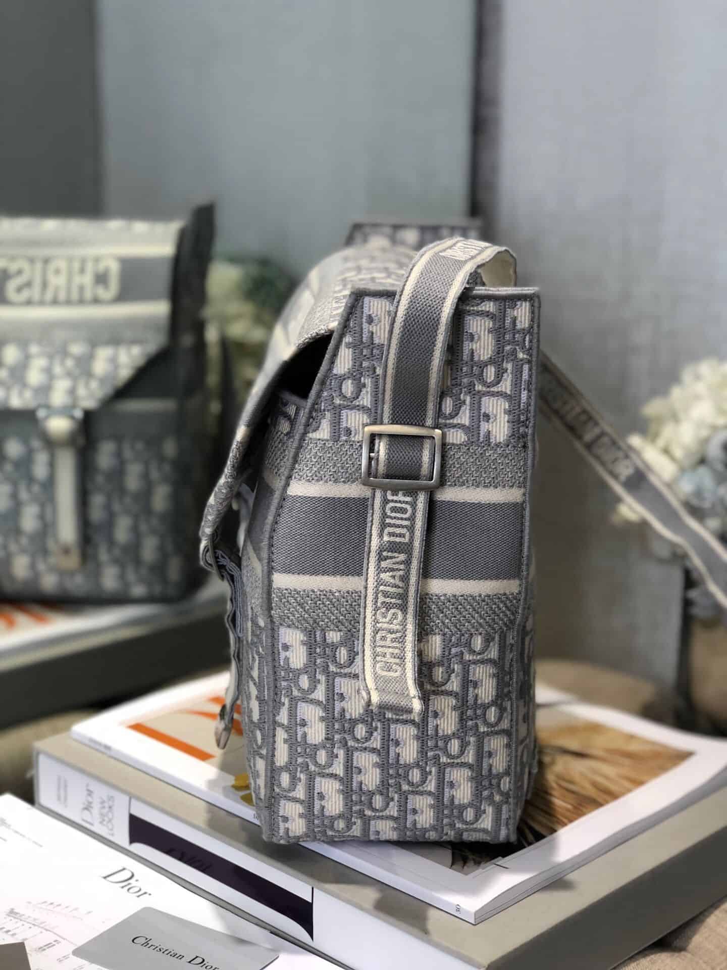 Dior/迪奥 Diorcamp 信使邮差包 M1291VRIW_M932