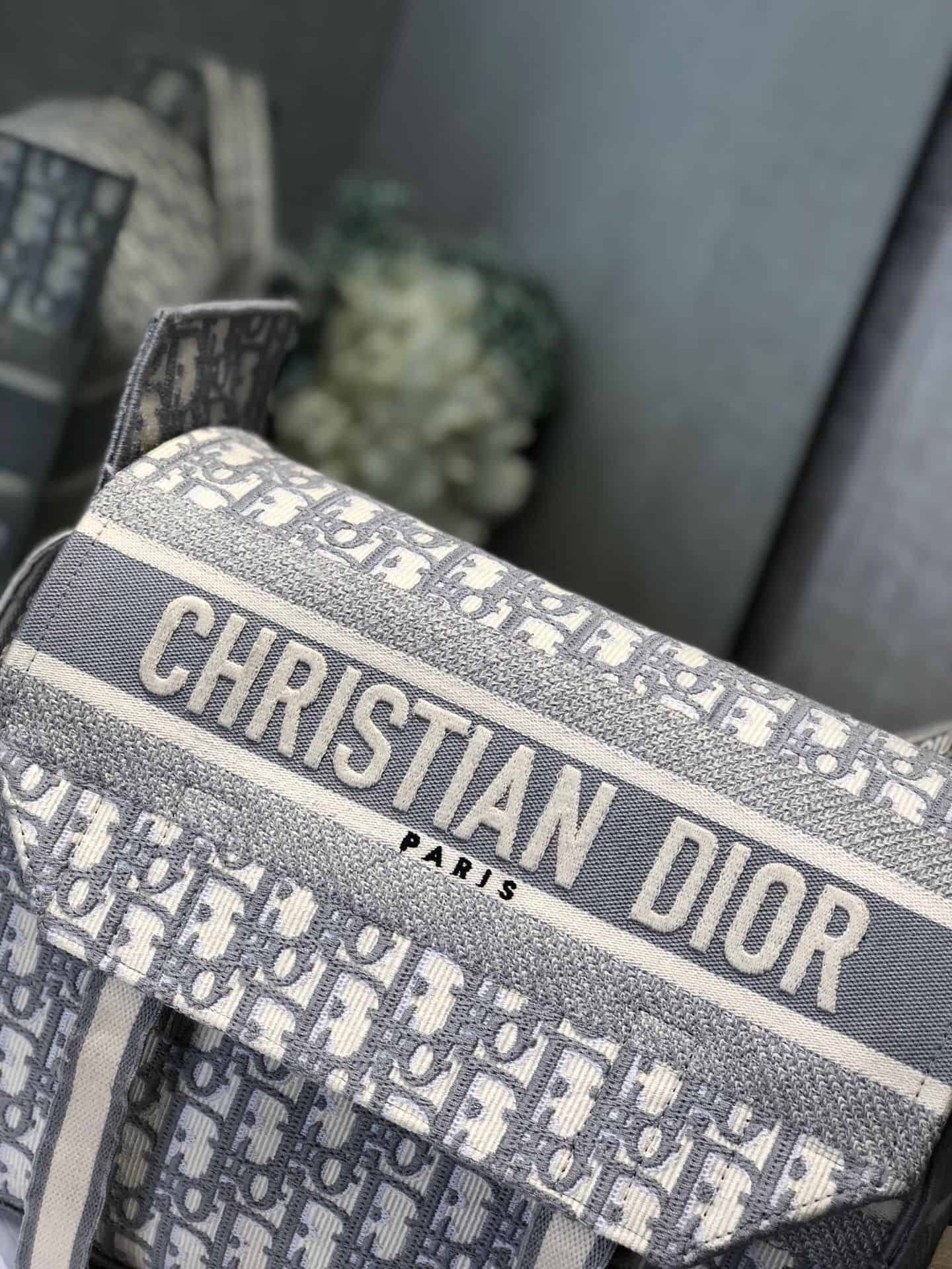 Dior/迪奥 Diorcamp 信使邮差包 M1291VRIW_M932