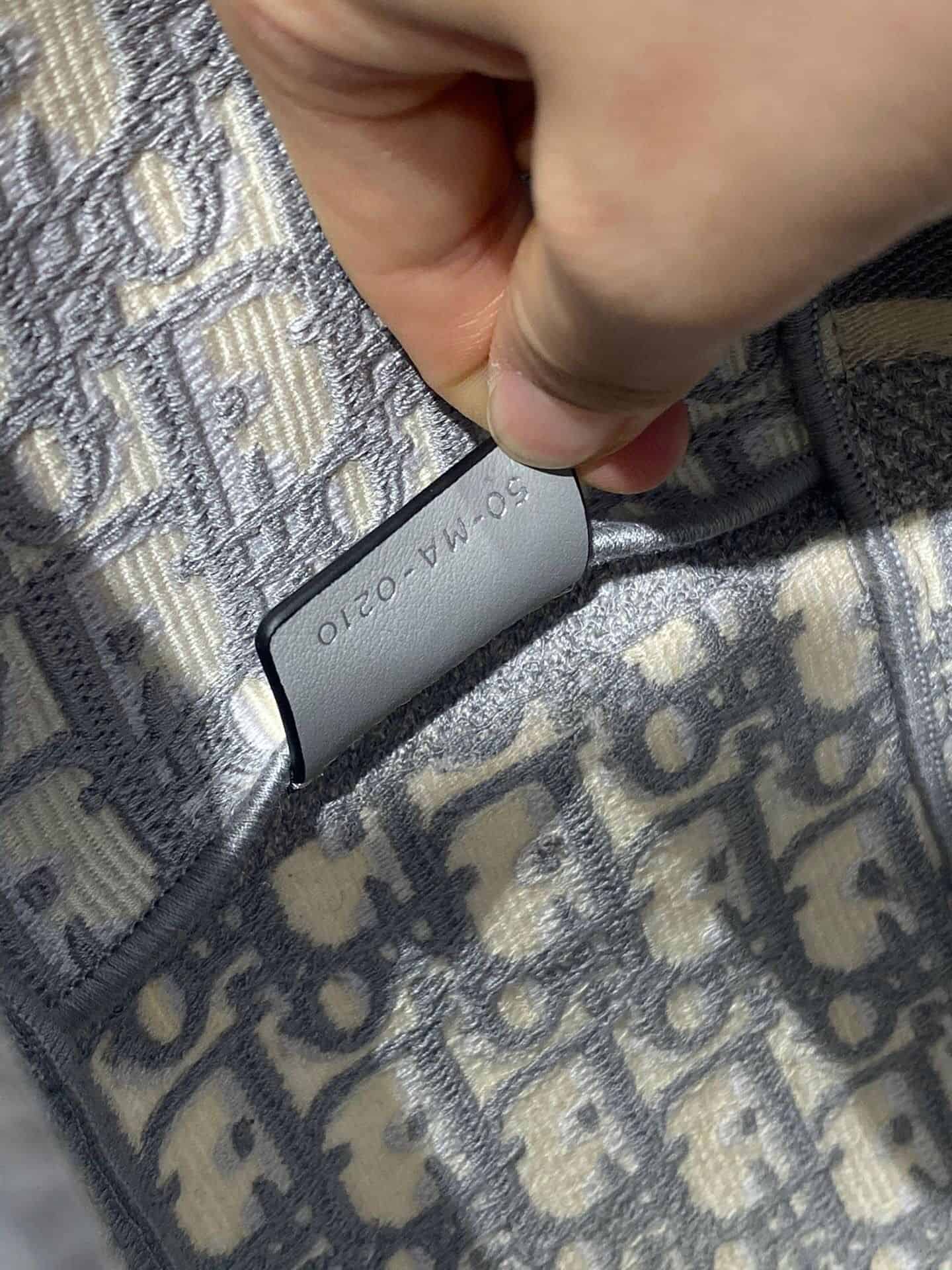 Dior/迪奥 Diorcamp 信使邮差包 M1291VRIW_M932