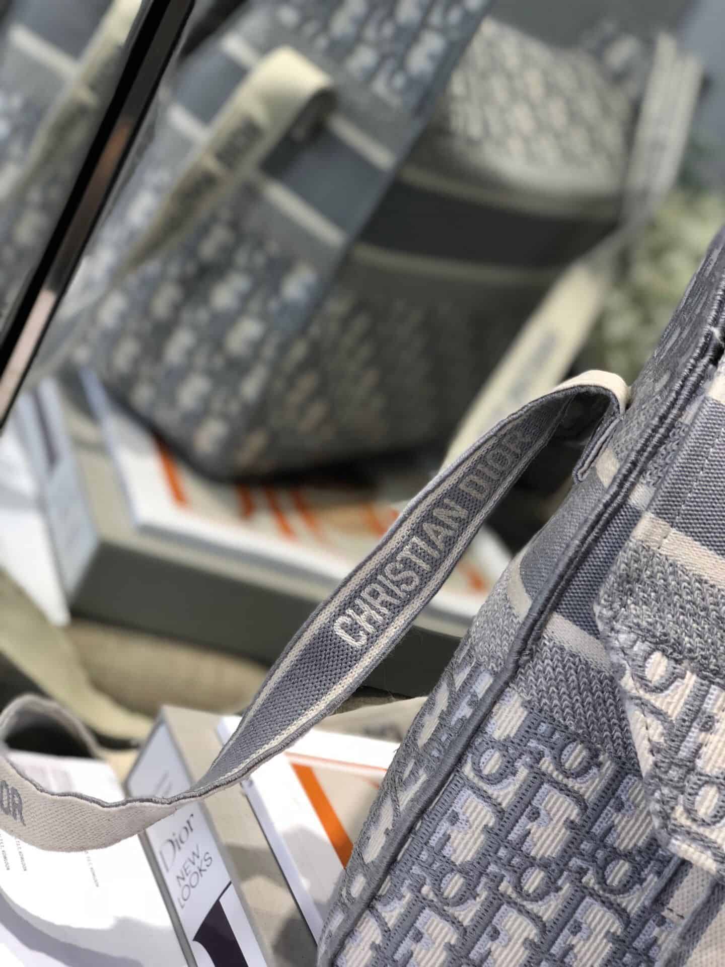 Dior/迪奥 Diorcamp 信使邮差包 M1291VRIW_M932