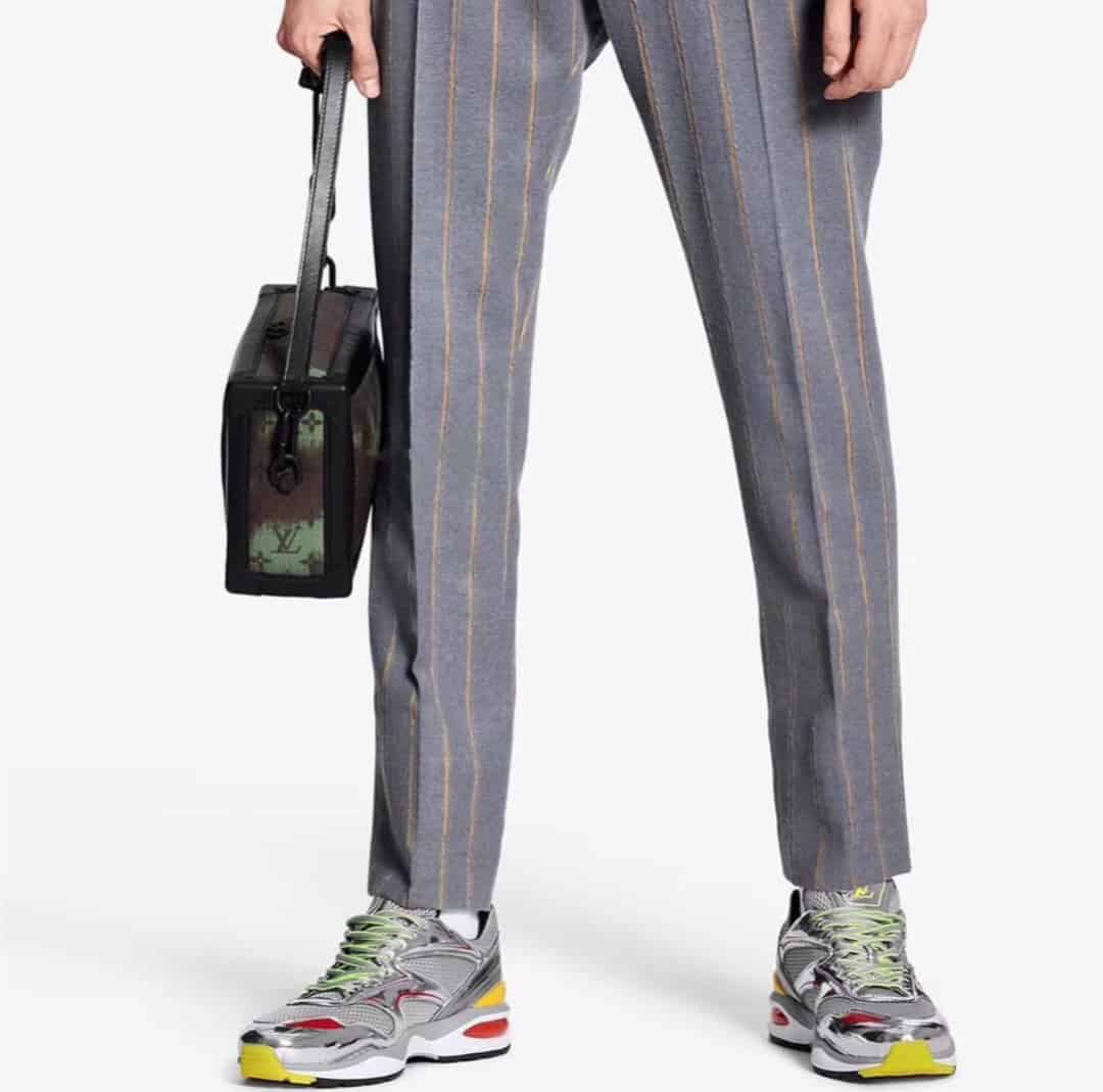 LV M56428 军绿色尼龙迷彩印花Soft Trunk斜挎包