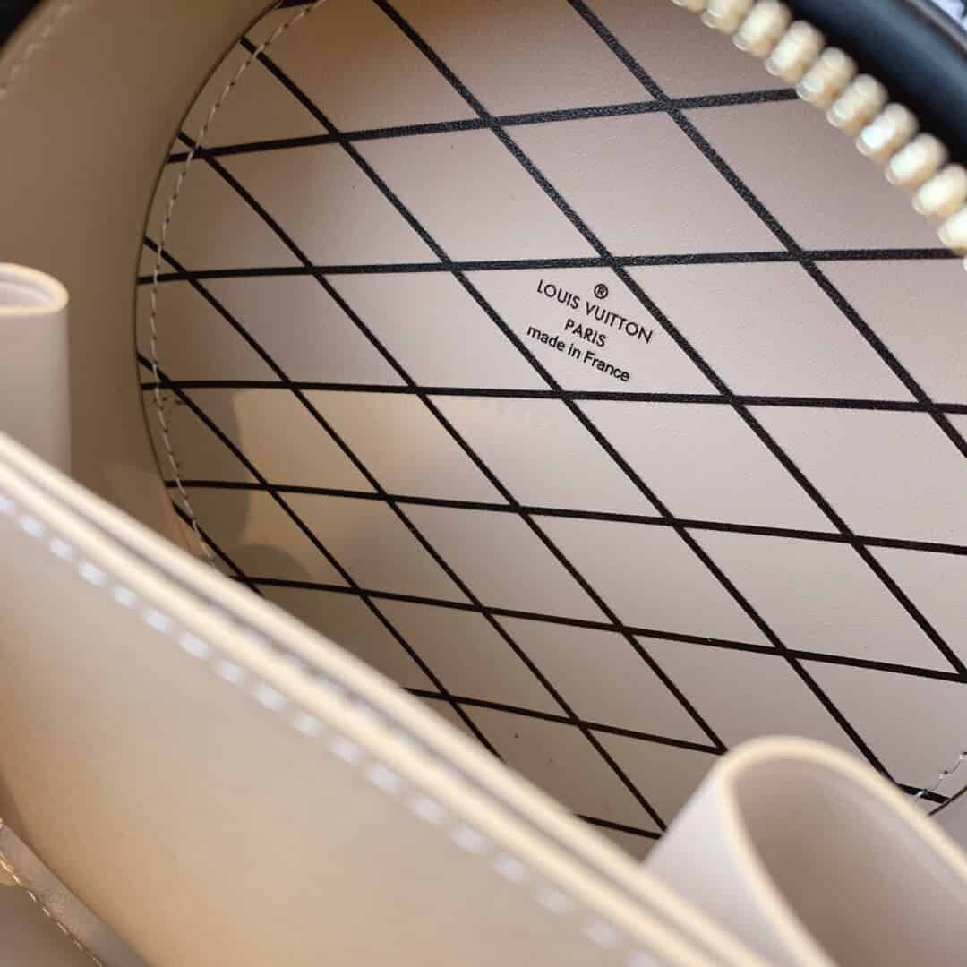 LV M68276 MINI BOITE CHAPEAU