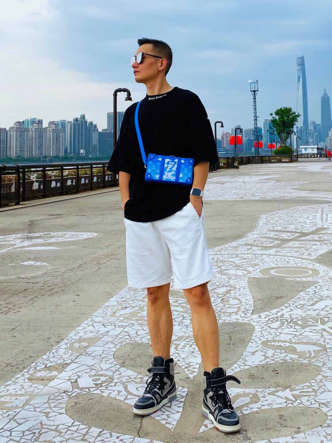 LV M45432 蓝天白云朵系列Soft Trunk Wallet盒子斜挎包