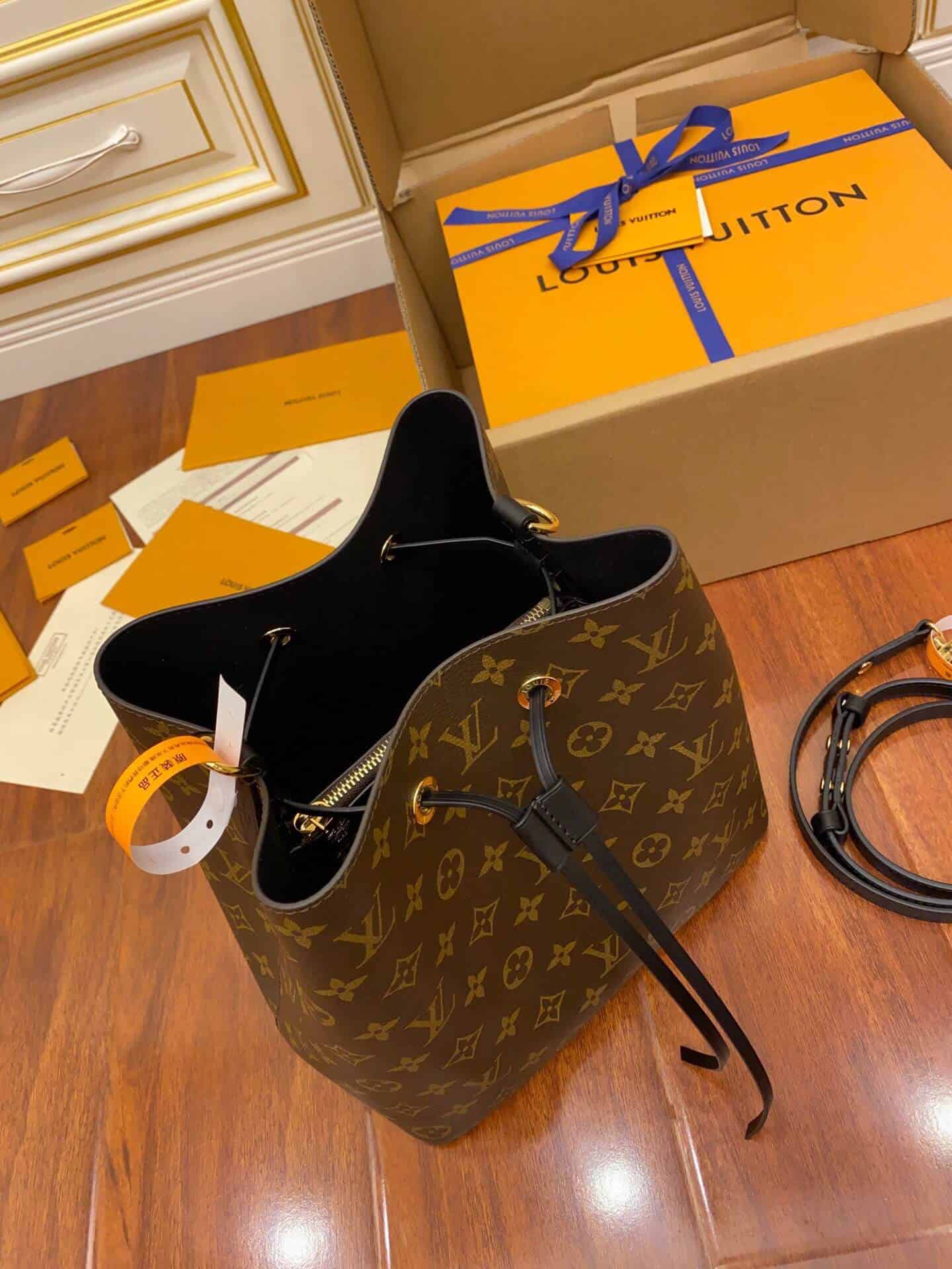 Luxury Monogram Canvas and Leather Handbag Neonoe M44020