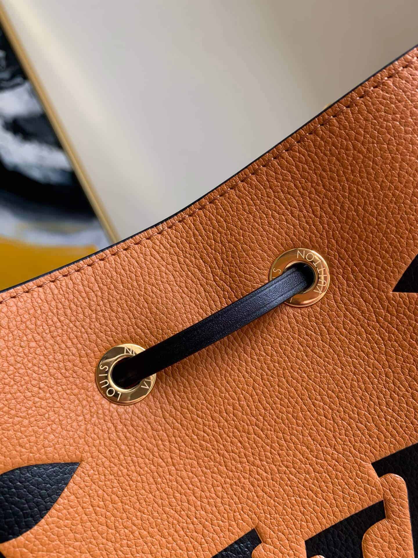 M56888 LV 2020新款CRAFTY NÉONOÉ 中号水桶包