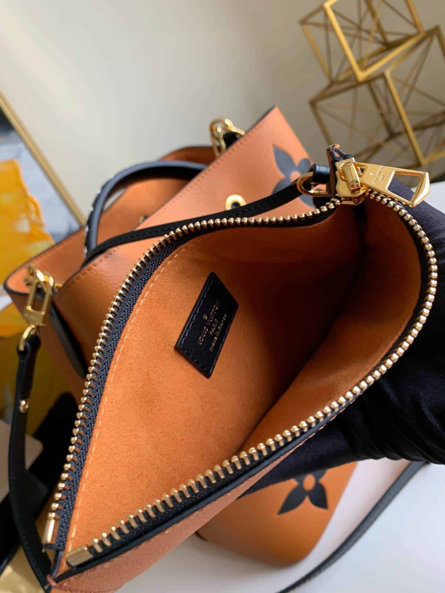 M56888 LV 2020新款CRAFTY NÉONOÉ 中号水桶包