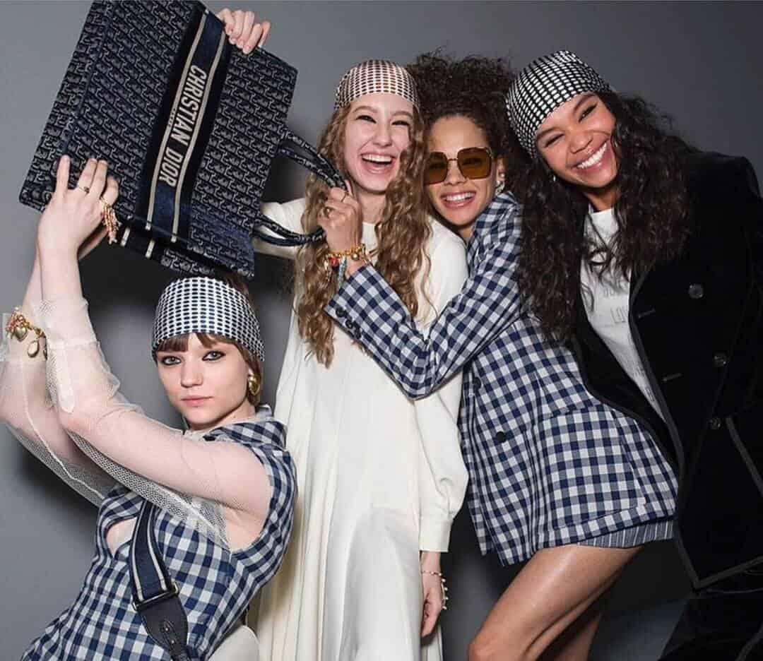 Dior 蓝色天鹅绒 Oblique Book Tote 购物袋 M1286ZWVF_M928