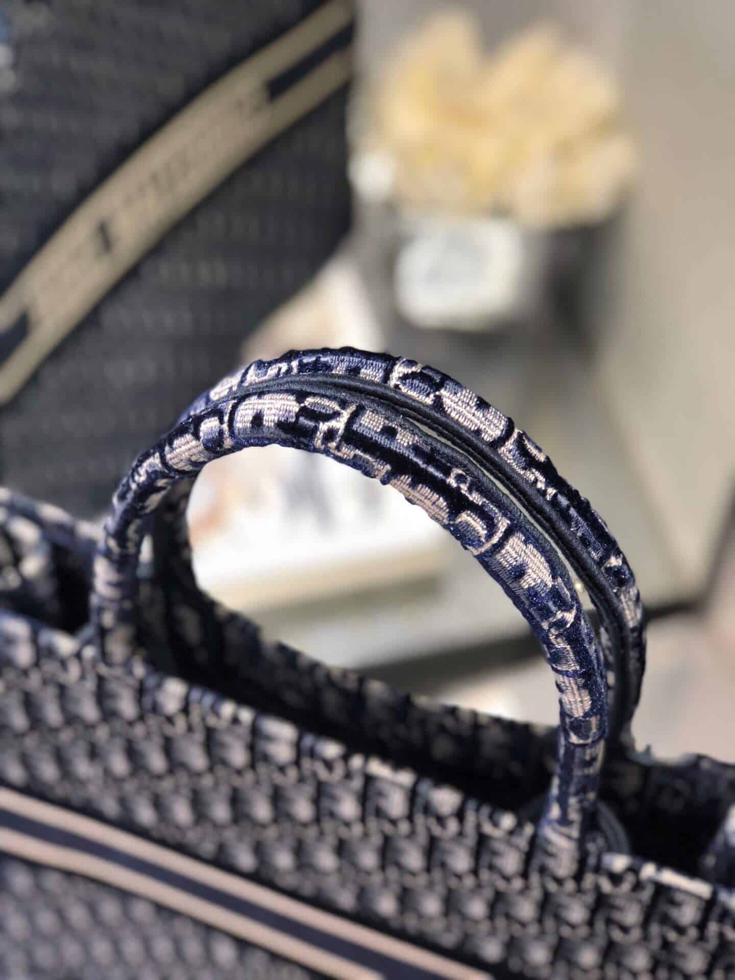 Dior 蓝色天鹅绒 Oblique Book Tote 购物袋 M1286ZWVF_M928