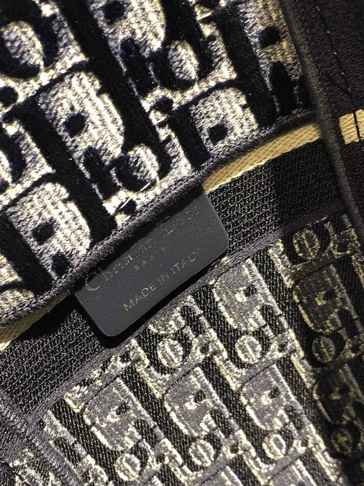 Dior 蓝色天鹅绒 Oblique Diorcamp 邮差包 M1291VWVF_M928