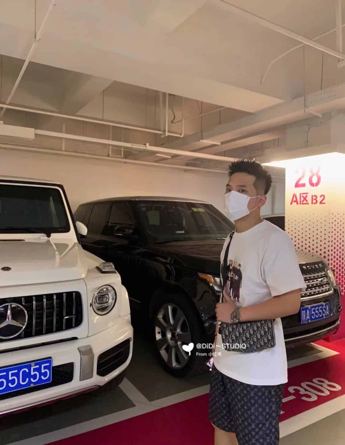 Dior迪奥 Roller 圆桶斜跨信使包 1ROPO061YKY_H26E