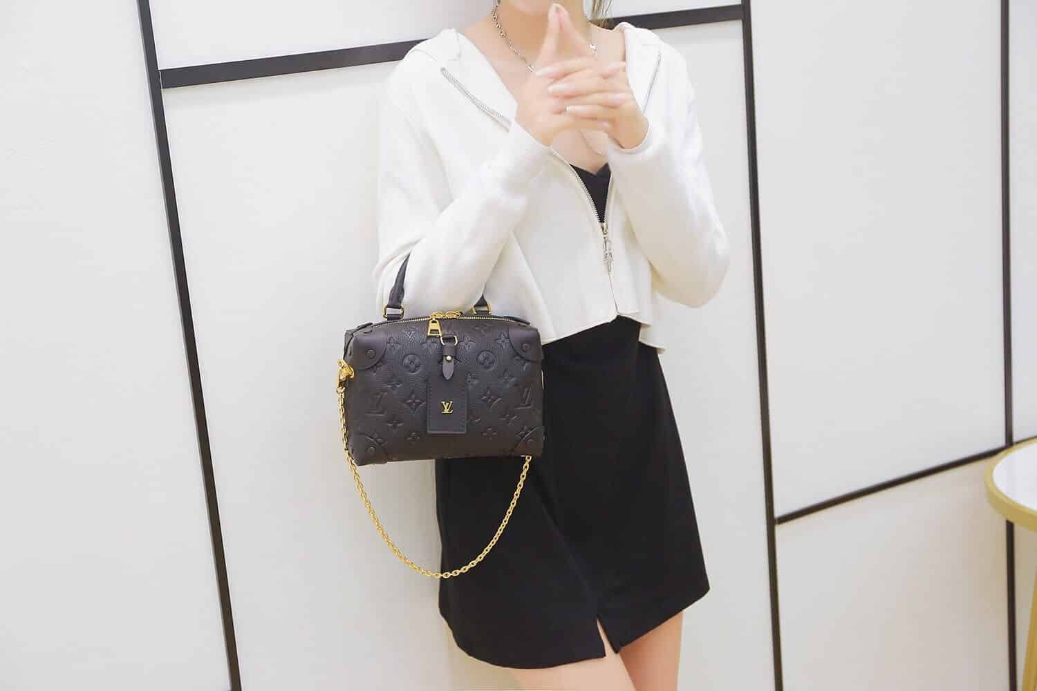 Louis Vuitton LV M45393 Petite Malle Souple 盒子斜跨包