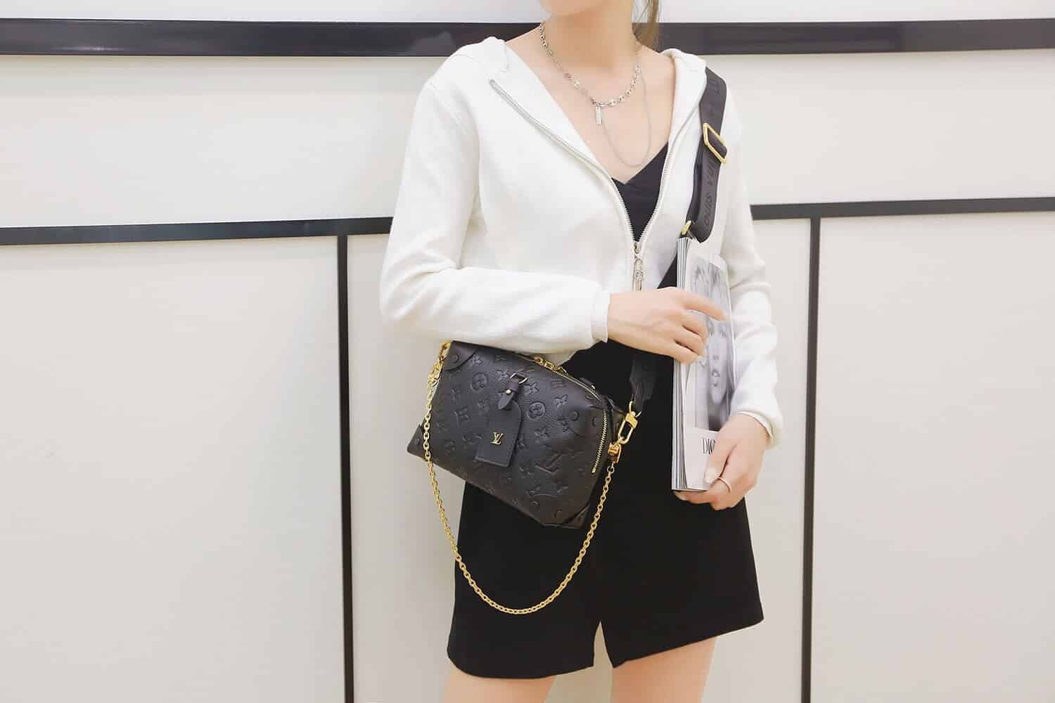 Louis Vuitton LV M45393 Petite Malle Souple 盒子斜跨包