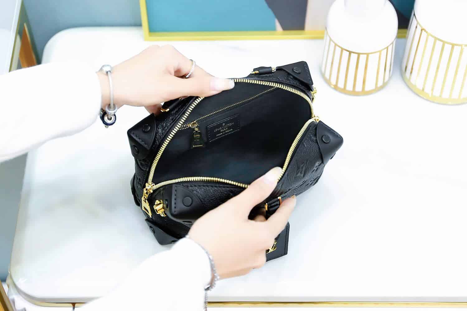 Louis Vuitton LV M45393 Petite Malle Souple 盒子斜跨包