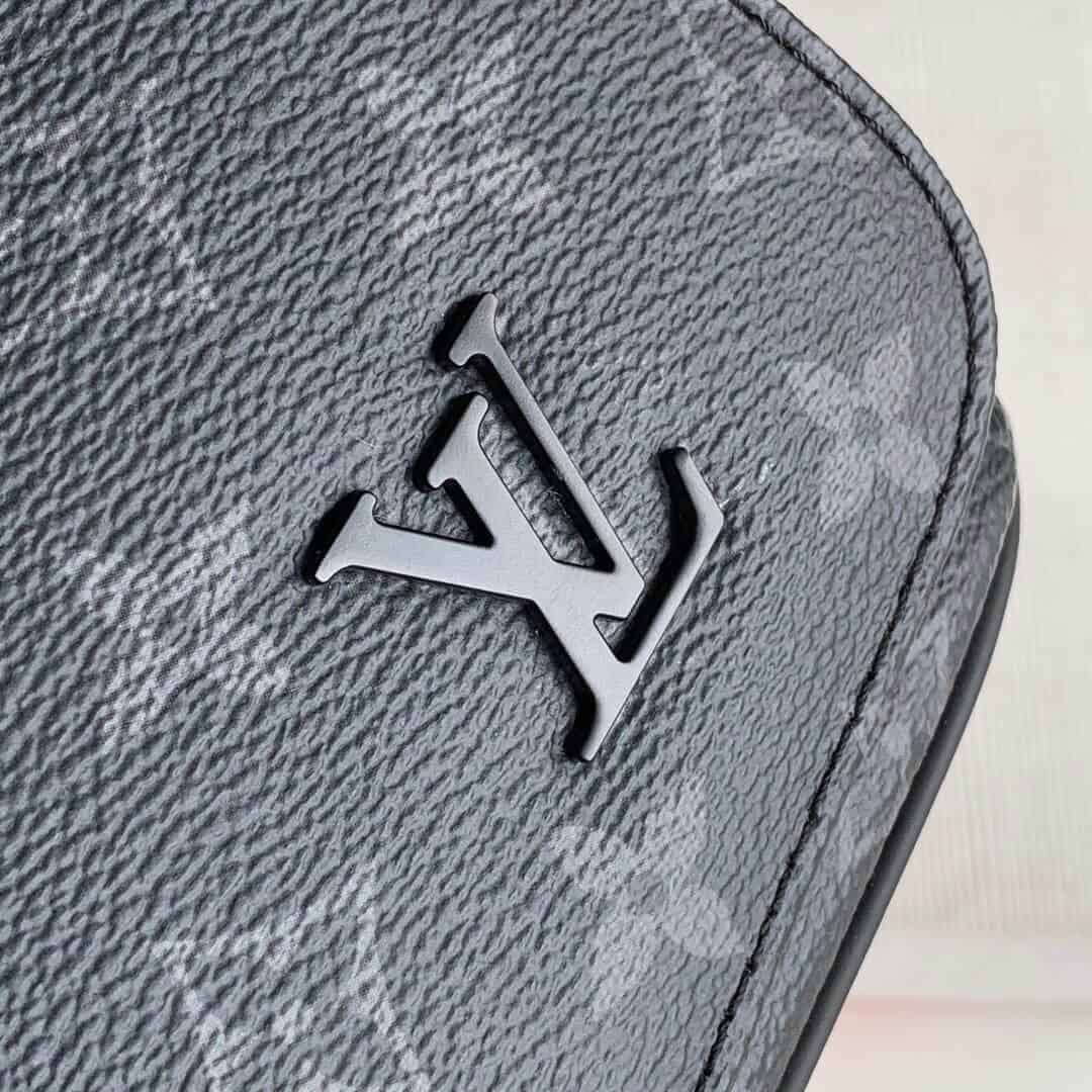 Louis Vuitton LV M45627 District 小号邮差包