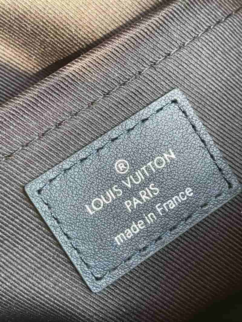 Louis Vuitton LV M80033 Mini Soft Trunk 链条包