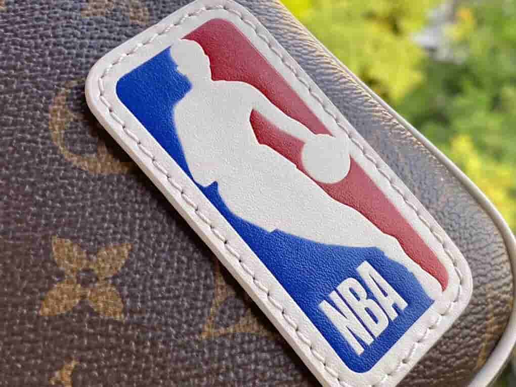 Louis Vuitton LV M45584 xNBA Nil 联名系列邮差包