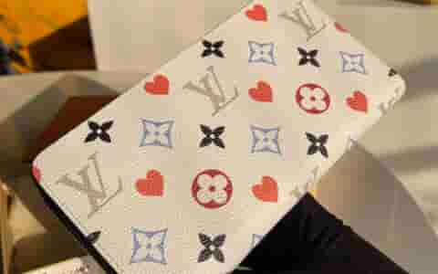 louis vuitton lv m57491 game on zippy白三彩扑克牌拉链钱包