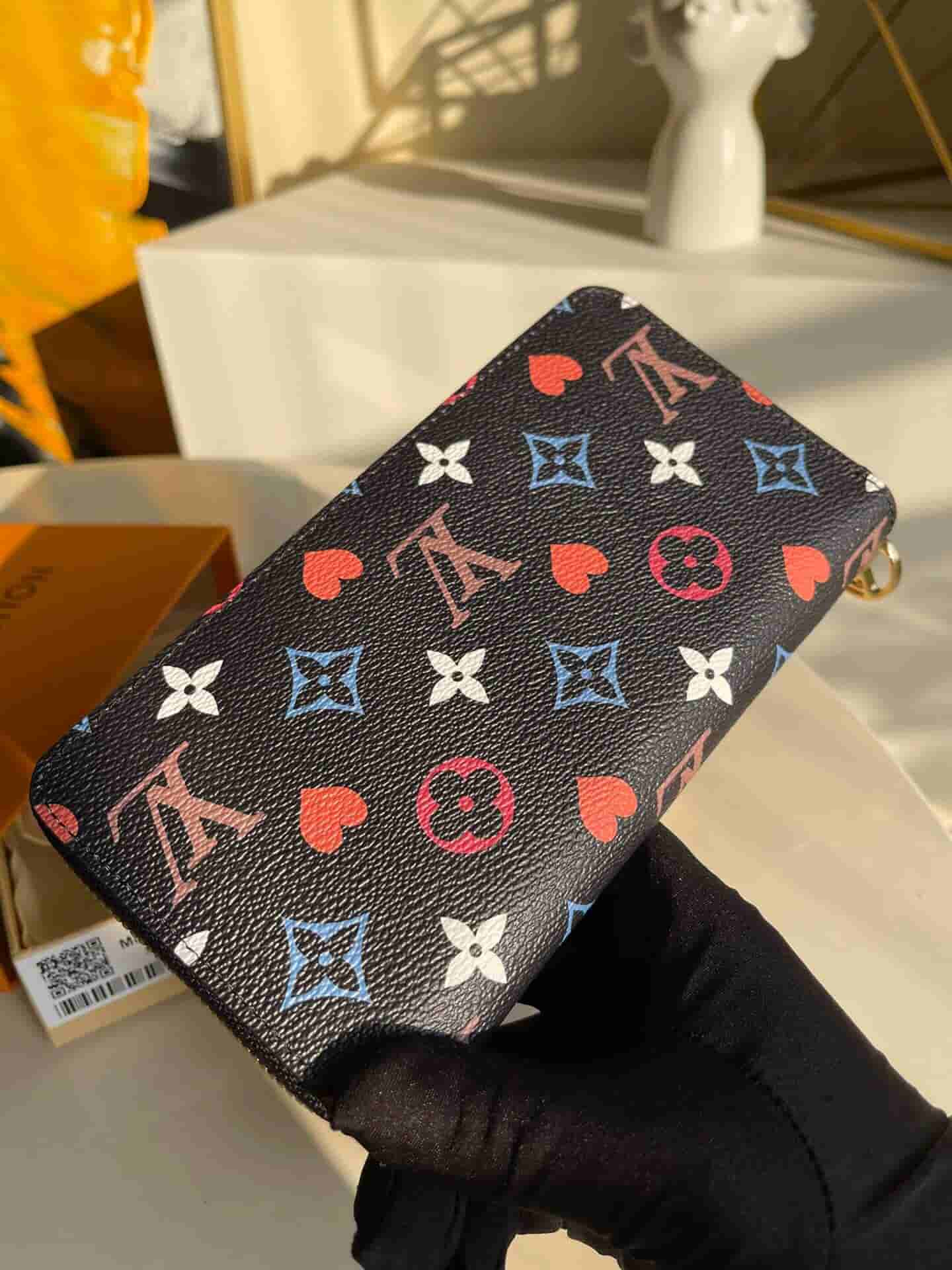 Louis Vuitton LV M80323 Game On Zippy黑三彩扑克牌拉链钱包
