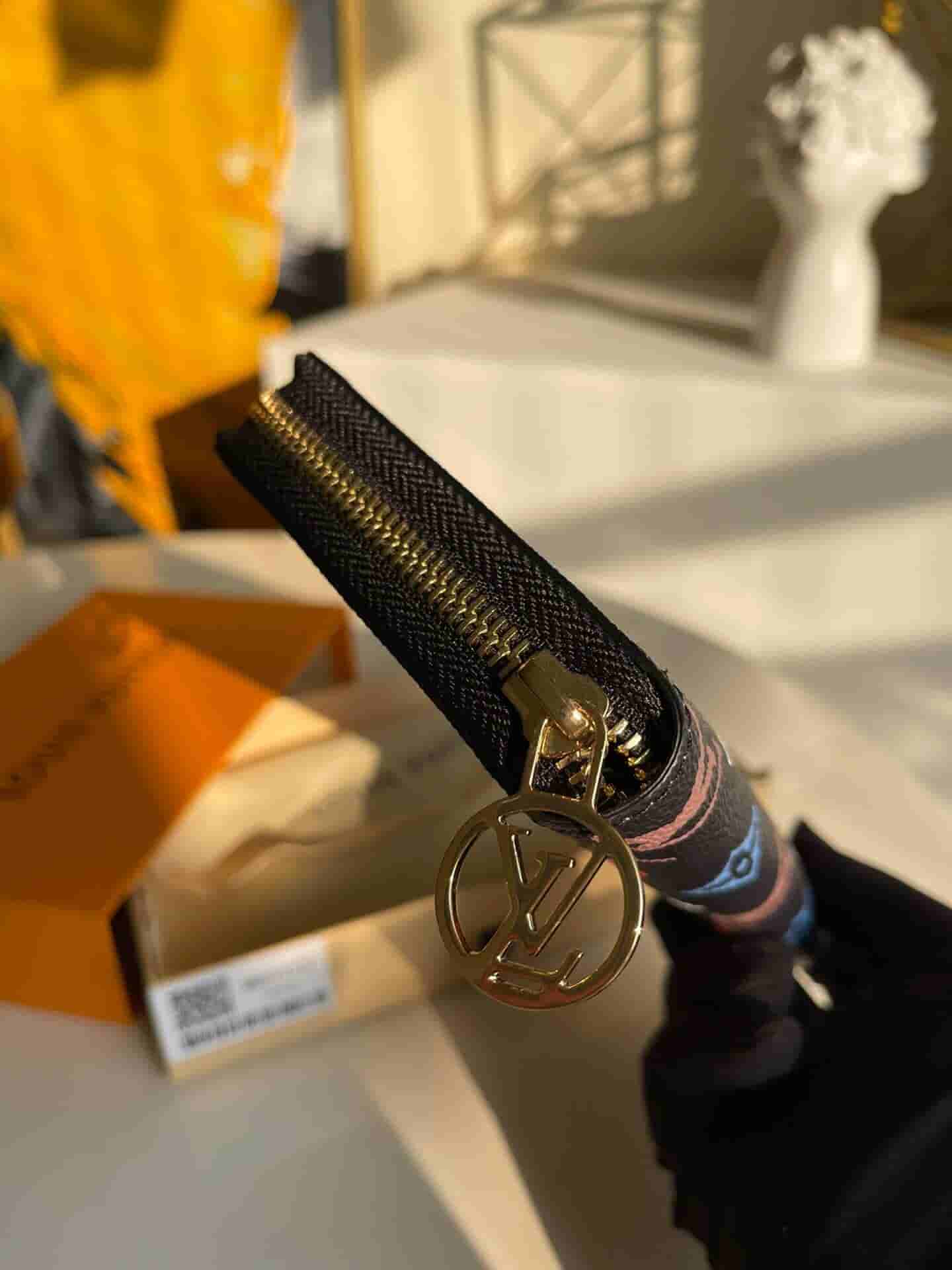 Louis Vuitton LV M80323 Game On Zippy黑三彩扑克牌拉链钱包