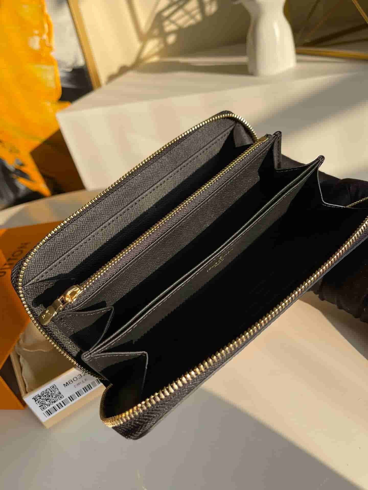 Louis Vuitton LV M80323 Game On Zippy黑三彩扑克牌拉链钱包