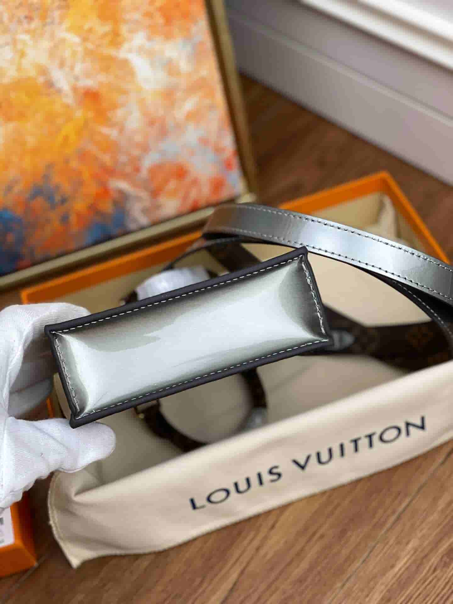 Louis Vuitton LV M90564 Petit Sac Plat 手提包