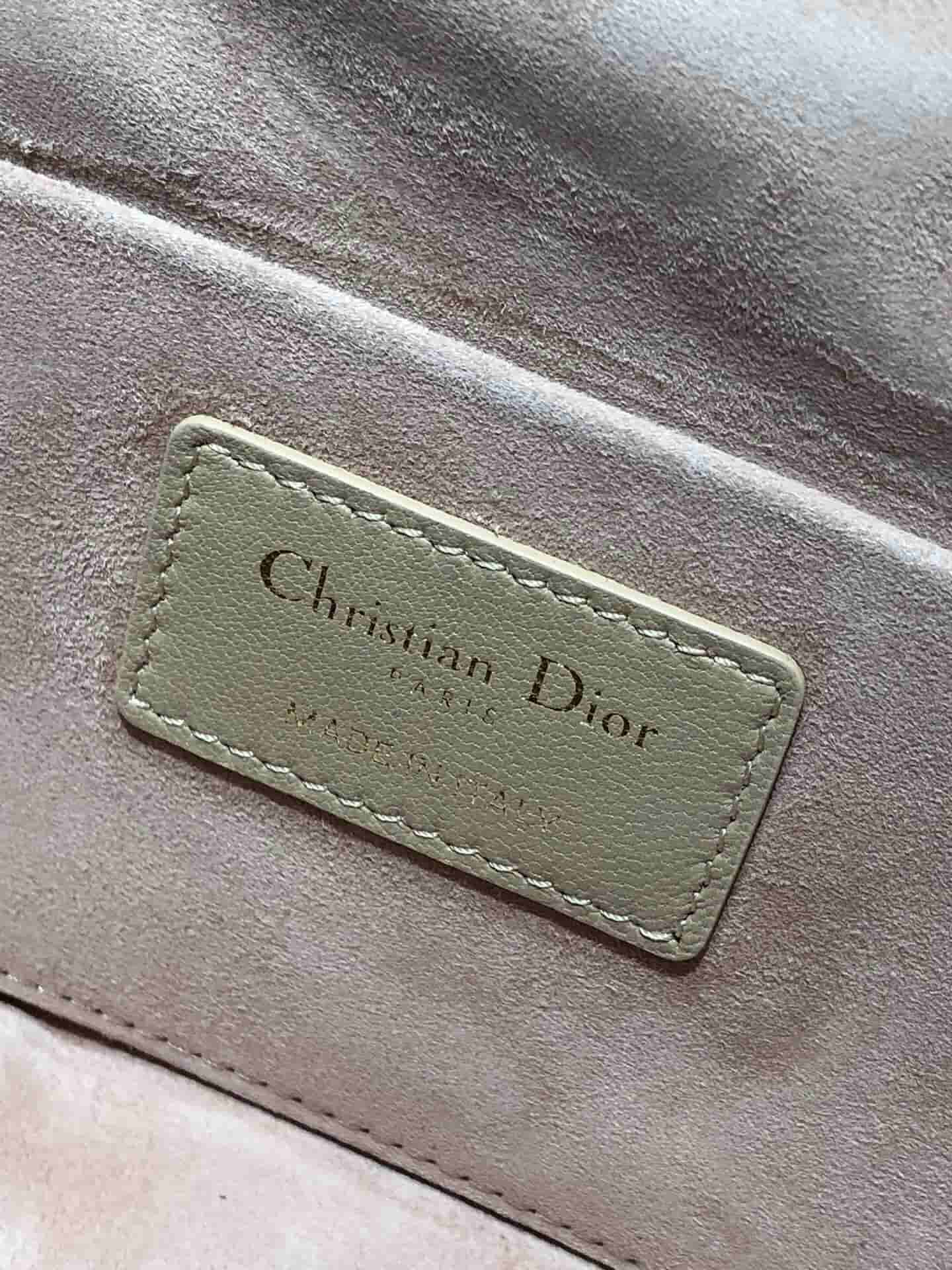 Dior Travel粉色羊皮藤格纹单肩手提化妆包 S5488UNTR_M49P