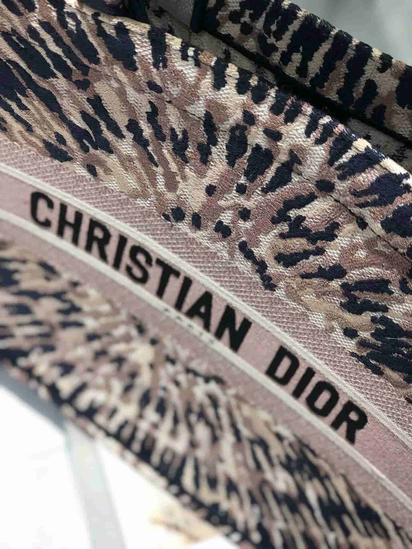 Dior Book Tote刺绣万花筒图案手提包购物袋 M1286ZJAI_M884
