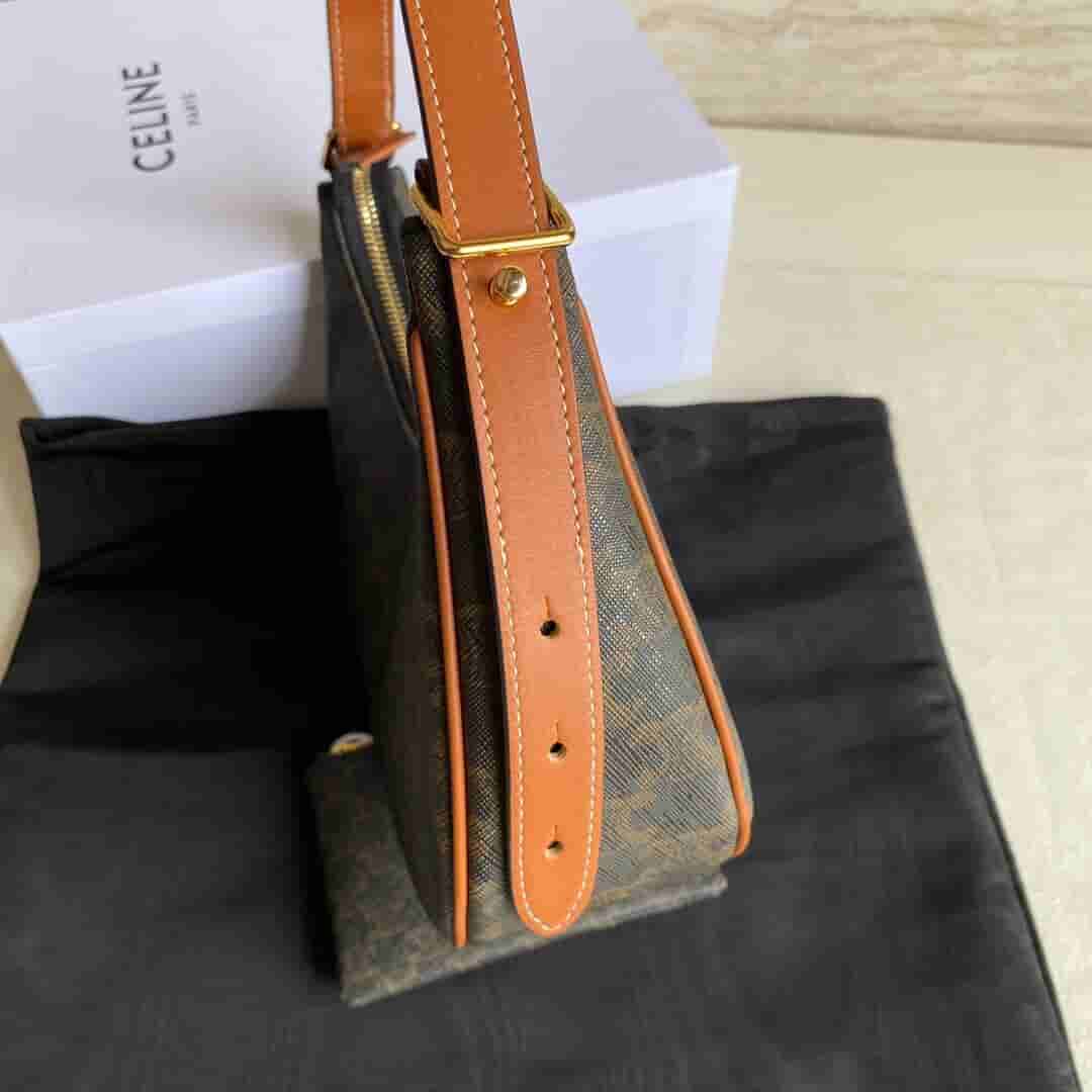 Celine赛琳 Ava 老花腋下包 193952BZJ.04LU