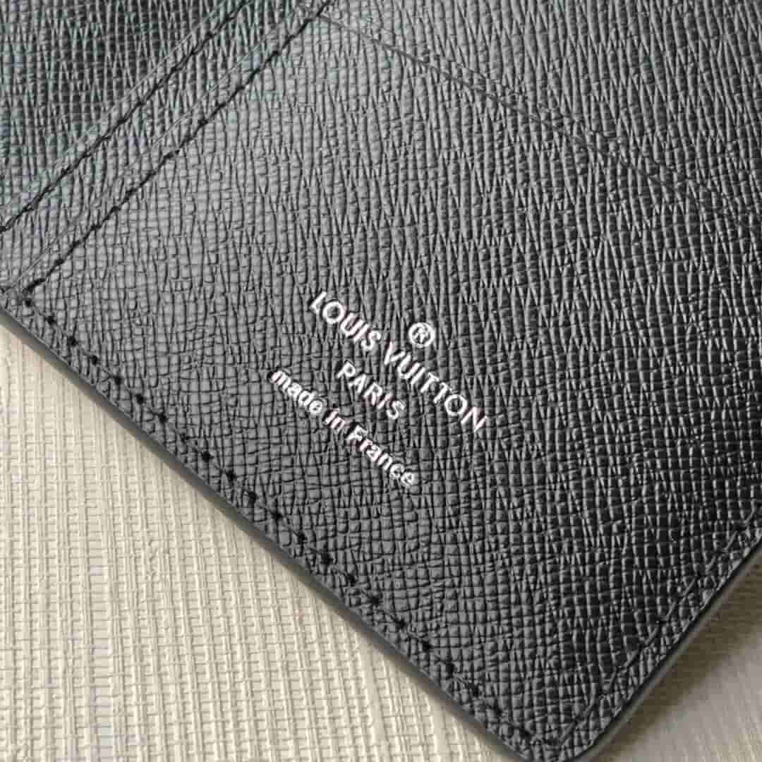 Louis Vuitton LV M80019 Brazza 钱夹