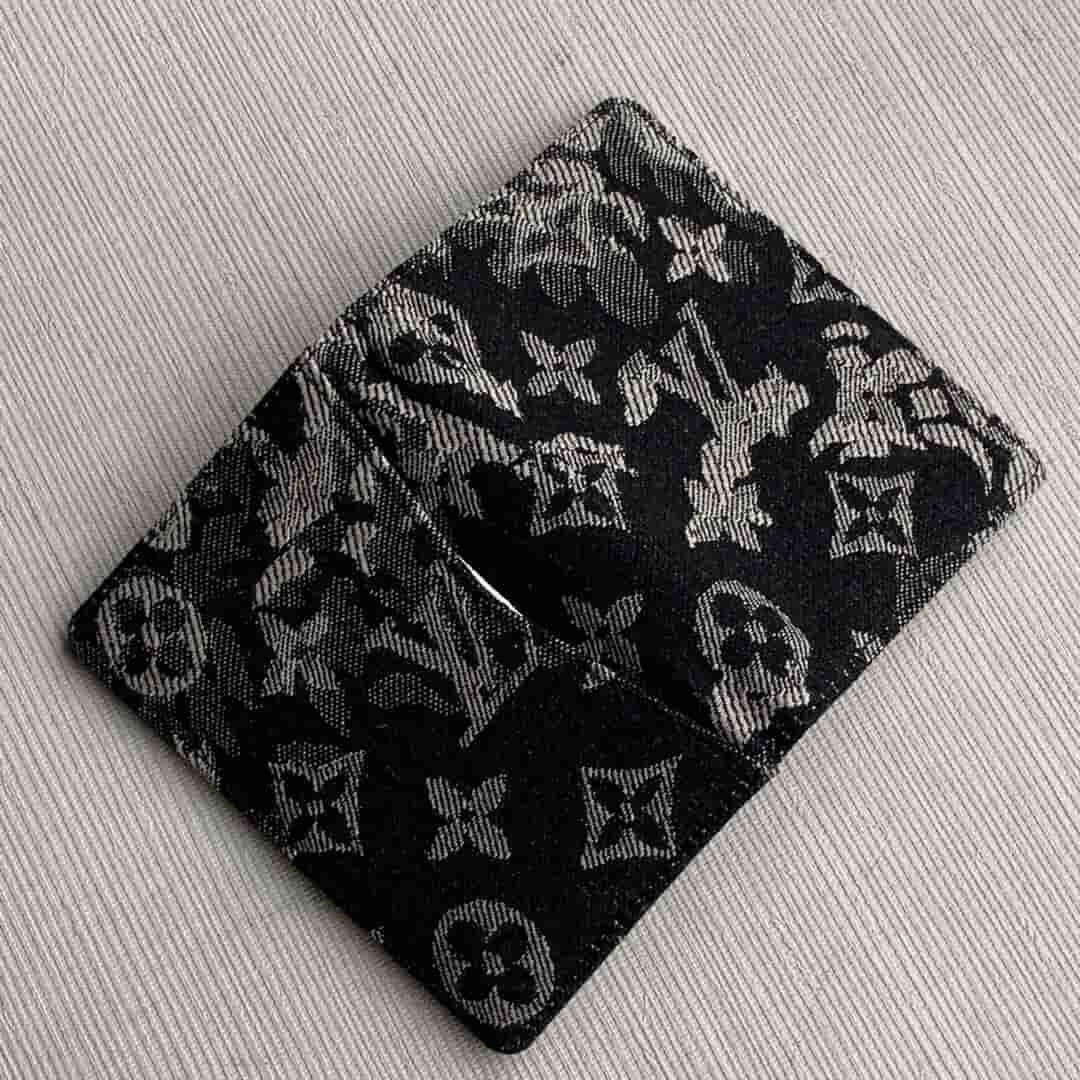 Louis Vuitton LV M80025 口袋钱夹